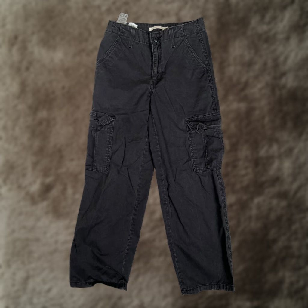 Levi's Levi's Women's '94 Baggy Wide Leg Cargo Black Pants Size 24 Size 42" / US 20 - 1 Thumbnail