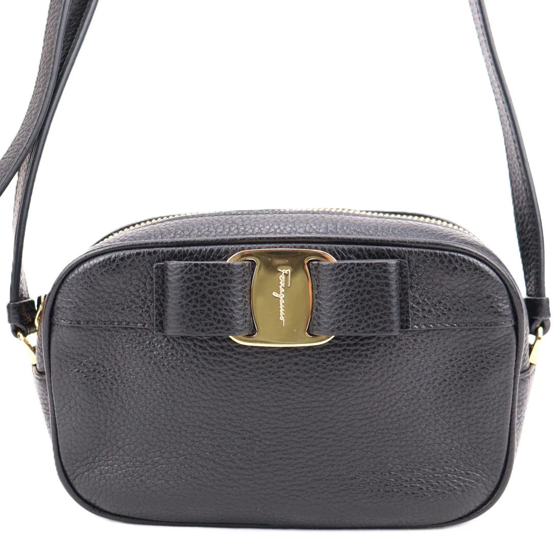o1s1rm1124 Size: OS / Vara Bow Leather Camera Bag in Blue