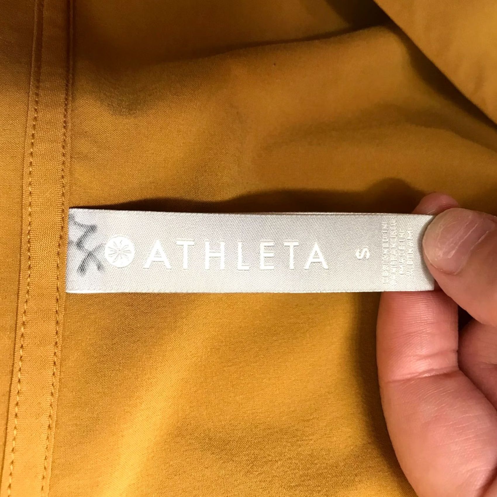 Athleta ATHLETA WOMEN'S S SMALL GOLD SHORT SLEEVE V NECK POLYESTER BLEND ROMPER Size 28" / US 6 / IT 42 - 7 Thumbnail