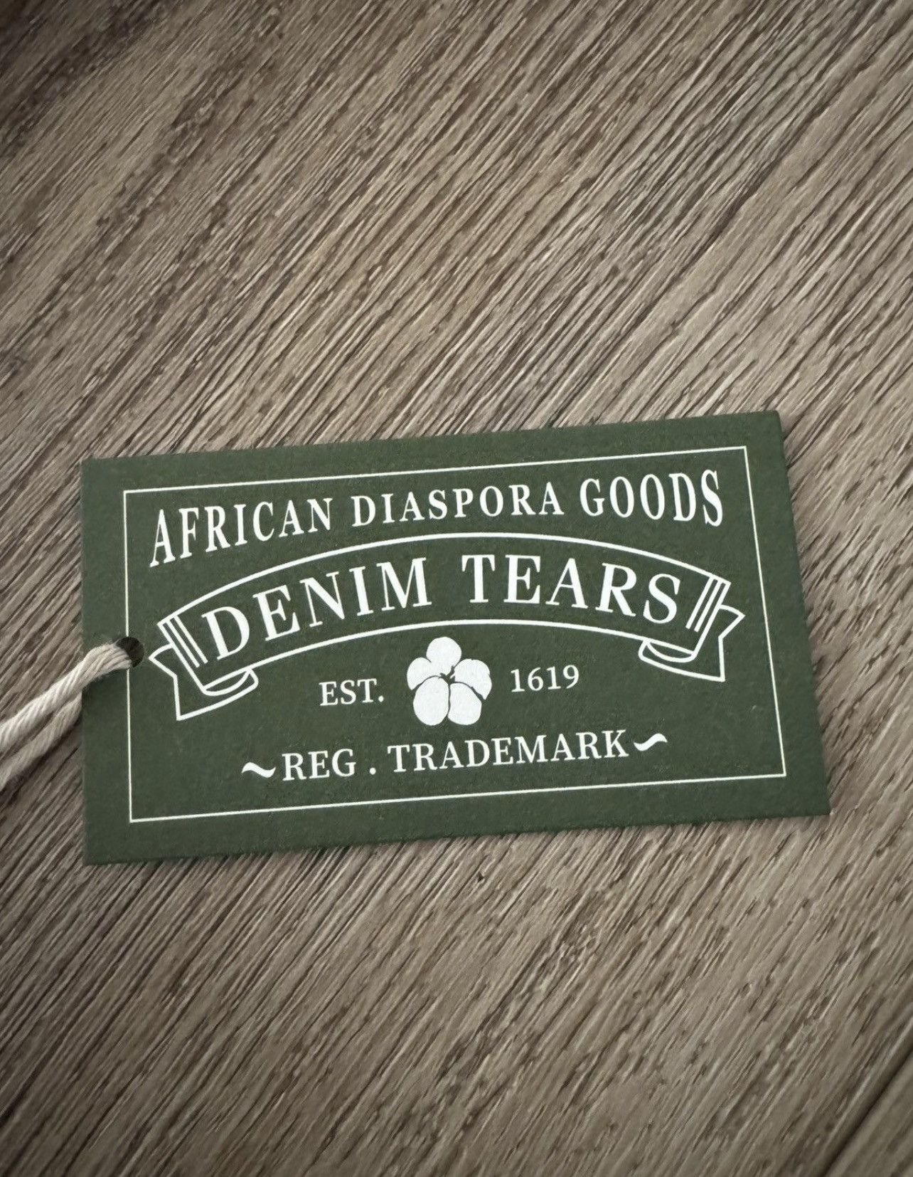 DENIM TEARS Denim Tears Monochrome Cotton Wreath Hoodie Size US L / EU 52-54 / 3 - 4 Thumbnail