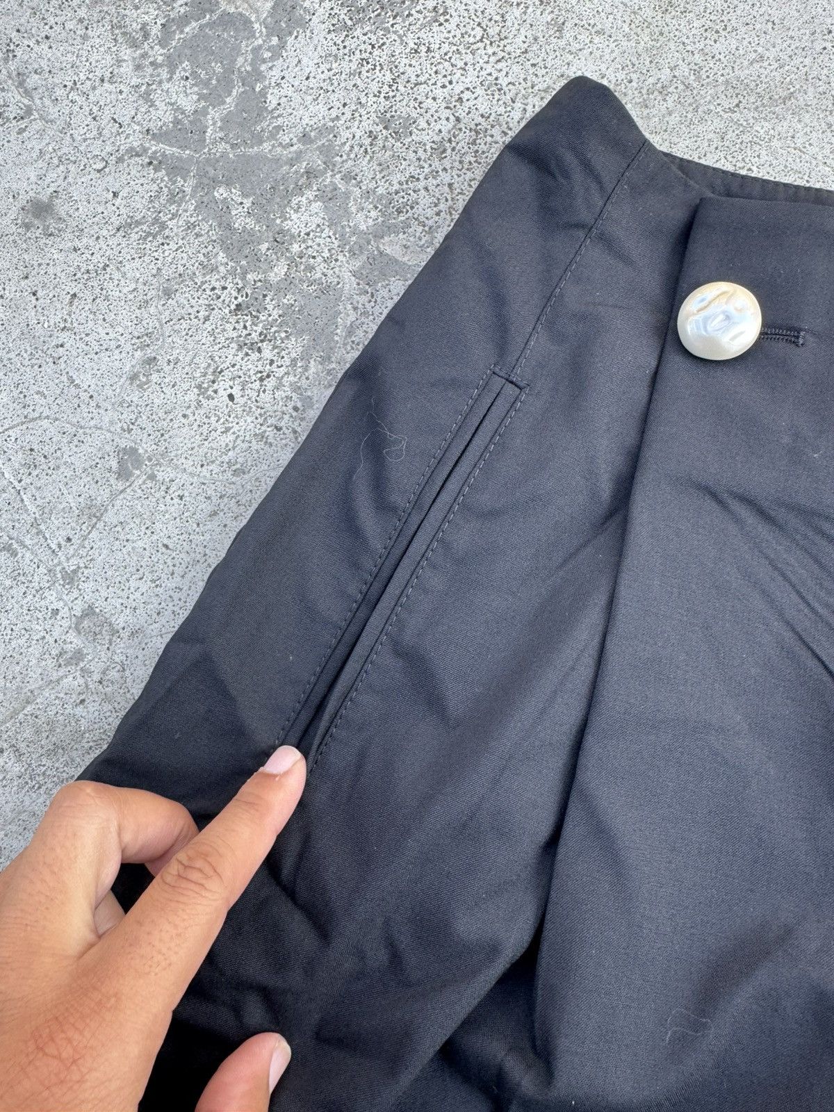 Louis Vuitton LOUIS VUITTON LV New Black Shorts Size 25" / US 0 / IT 36 - 4 Thumbnail