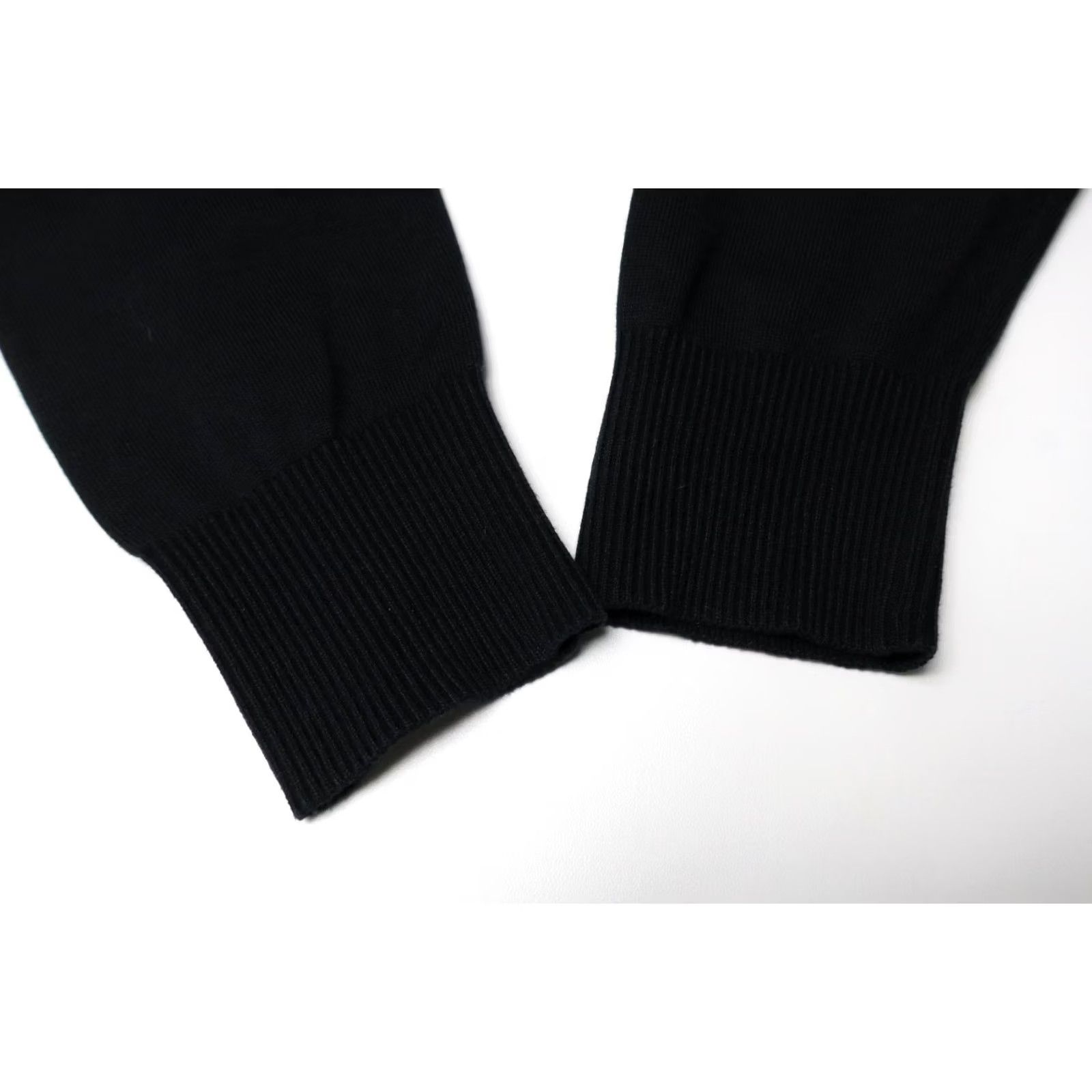 Peak Performance Peak Performance Jumper Golf VN Men's MEDIUM Pullover Knitted V-neck Black Size US M / EU 48-50 / 2 - 5 Thumbnail