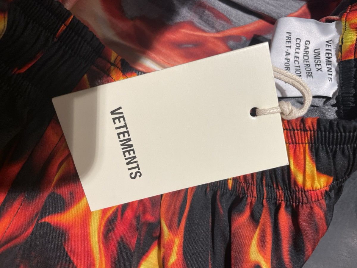 Vetements fire-print elasticated-waist cotton trousers Size US 33 - 5 Thumbnail
