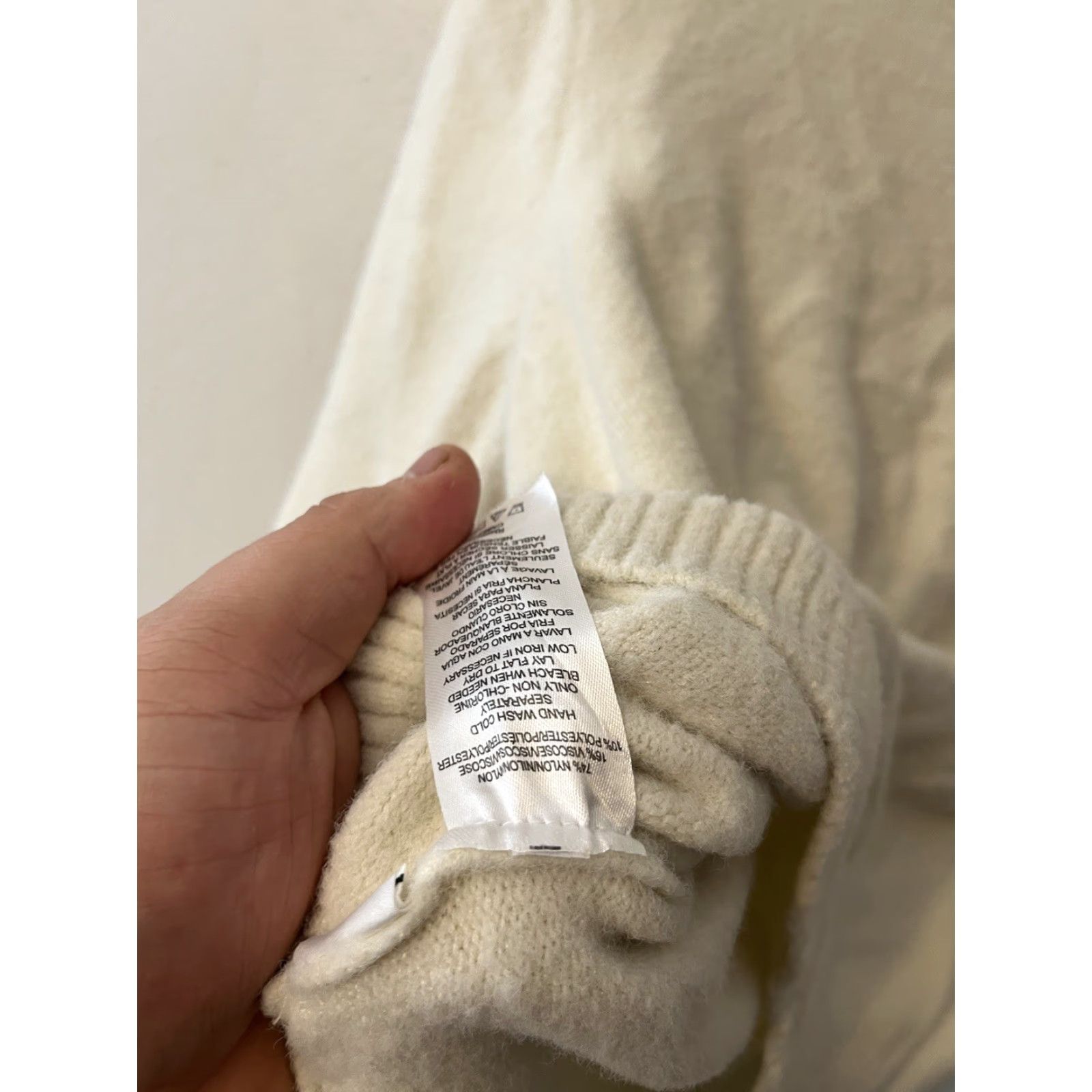 Calvin Klein Calvin Klein Jeans Sweater Women Medium White Knit Nylon Blend Regular Pullover Crew Neck Long Sleeve Raglan Sleeve Casual Knit Style Size M / US 6-8 / IT 42-44 - 4 Thumbnail