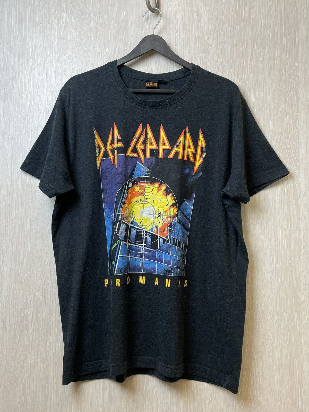 Band Tees × Def Leppard Def Leppard vintage rock band tee Size US XL / EU 56 / 4 - 1 Thumbnail