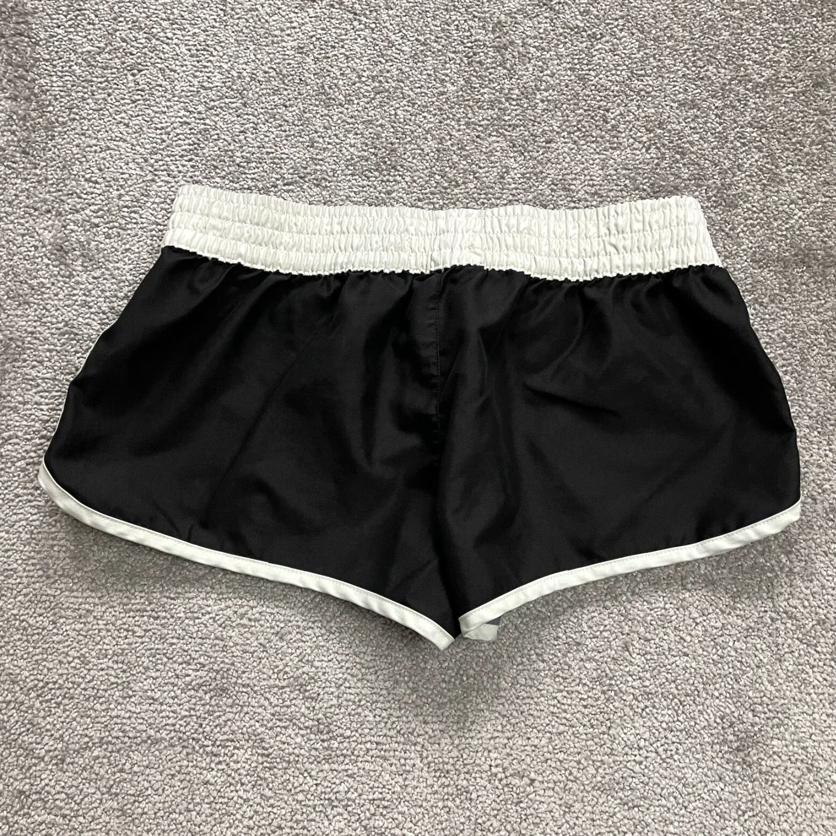 Ocean Pacific Ocean Pacific Active Shorts Women M Black Elastic Athletic Running Gym 29x2 Size 32" / US 10 / IT 46 - 2 Thumbnail