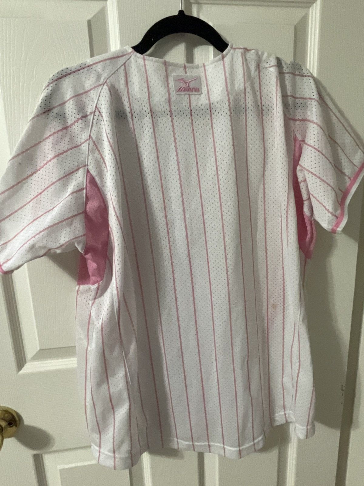 Japanese Brand Pink Mizuno Hanshin Tigers Women’s Jersey Size US M / EU 48-50 / 2 - 3 Thumbnail