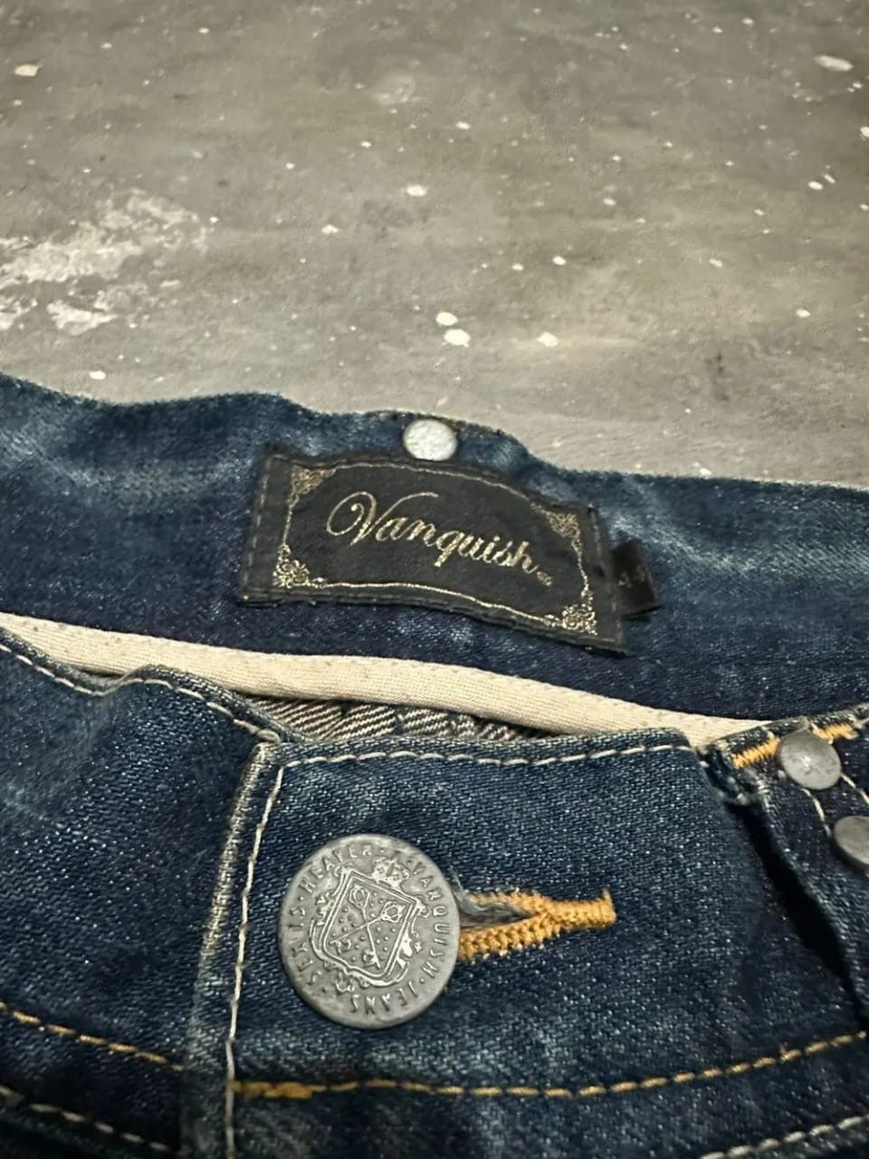 Vanquish Rare!!! Vanquish Japan studded Distressed FLared Mud Denim Size US 29 - 5 Thumbnail