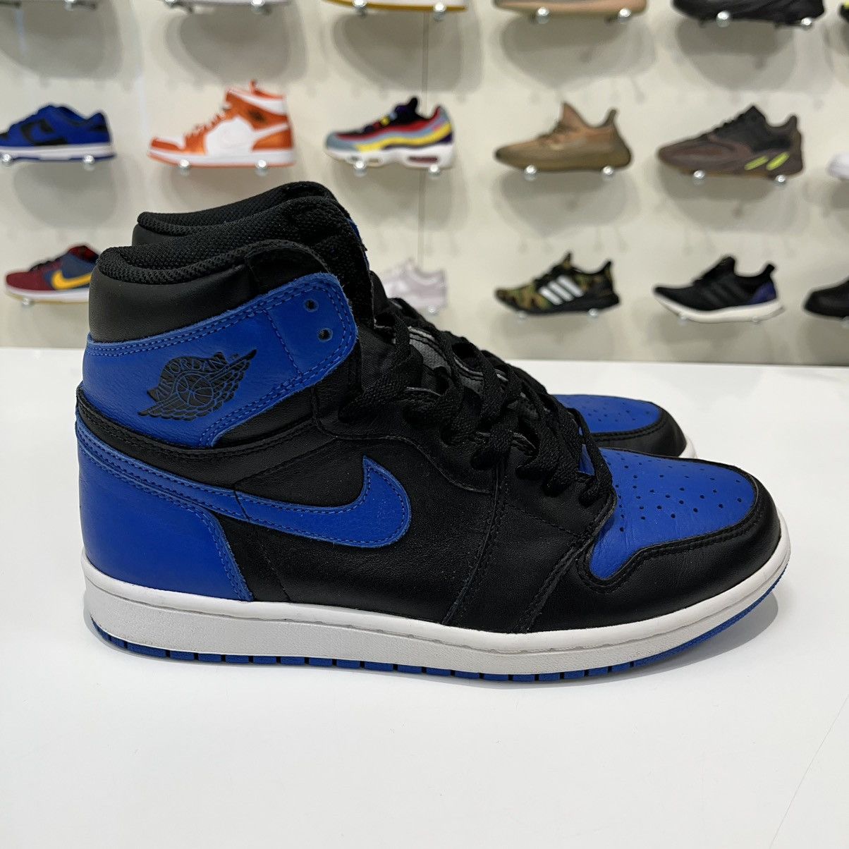 Nike Air Jordan 1 Retro Royal (2017) Size US 8 / EU 41 - 6 Thumbnail
