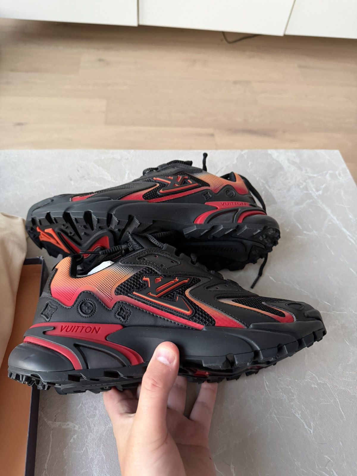 Louis Vuitton Louis vuitton tactic size 5 Size US 5 / EU 37 - 4 Thumbnail