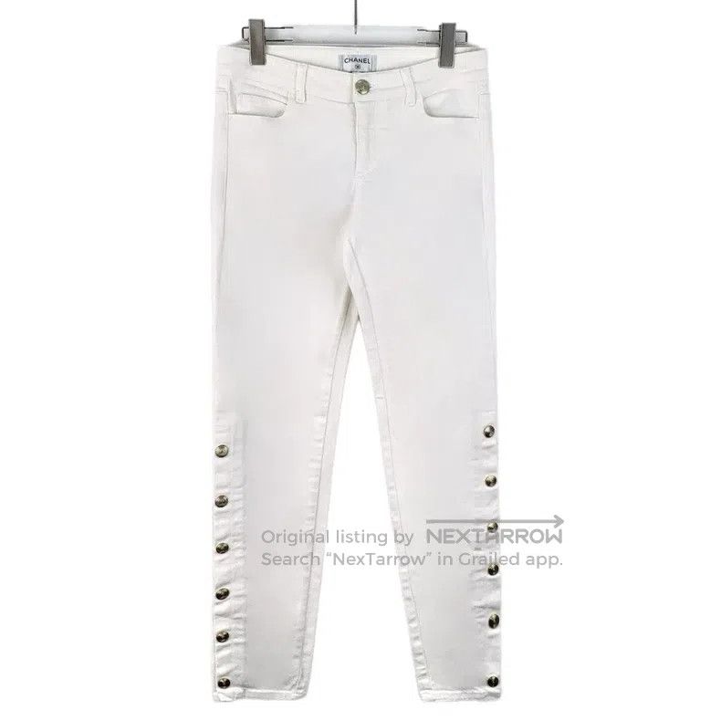 Chanel Chanel White button design cotton casual denim trousers Size 25" / US 0 / IT 36 - 1 Thumbnail
