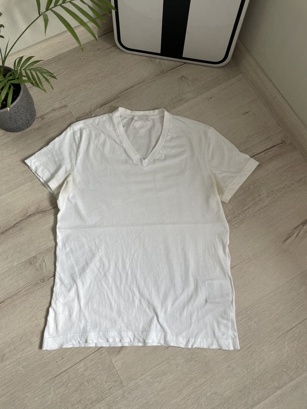 Designer × Prada Rare Prada v-Neck Tee with Triangle back t-shirt Y2k Size US S / EU 44-46 / 1 - 3 Thumbnail