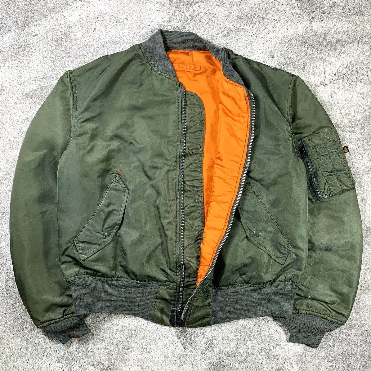 Vintage (SOLD OUT)Vintage 90’s J51 Alpha Industries Bomber MA-1 Size US L / EU 52-54 / 3 - 2 Thumbnail