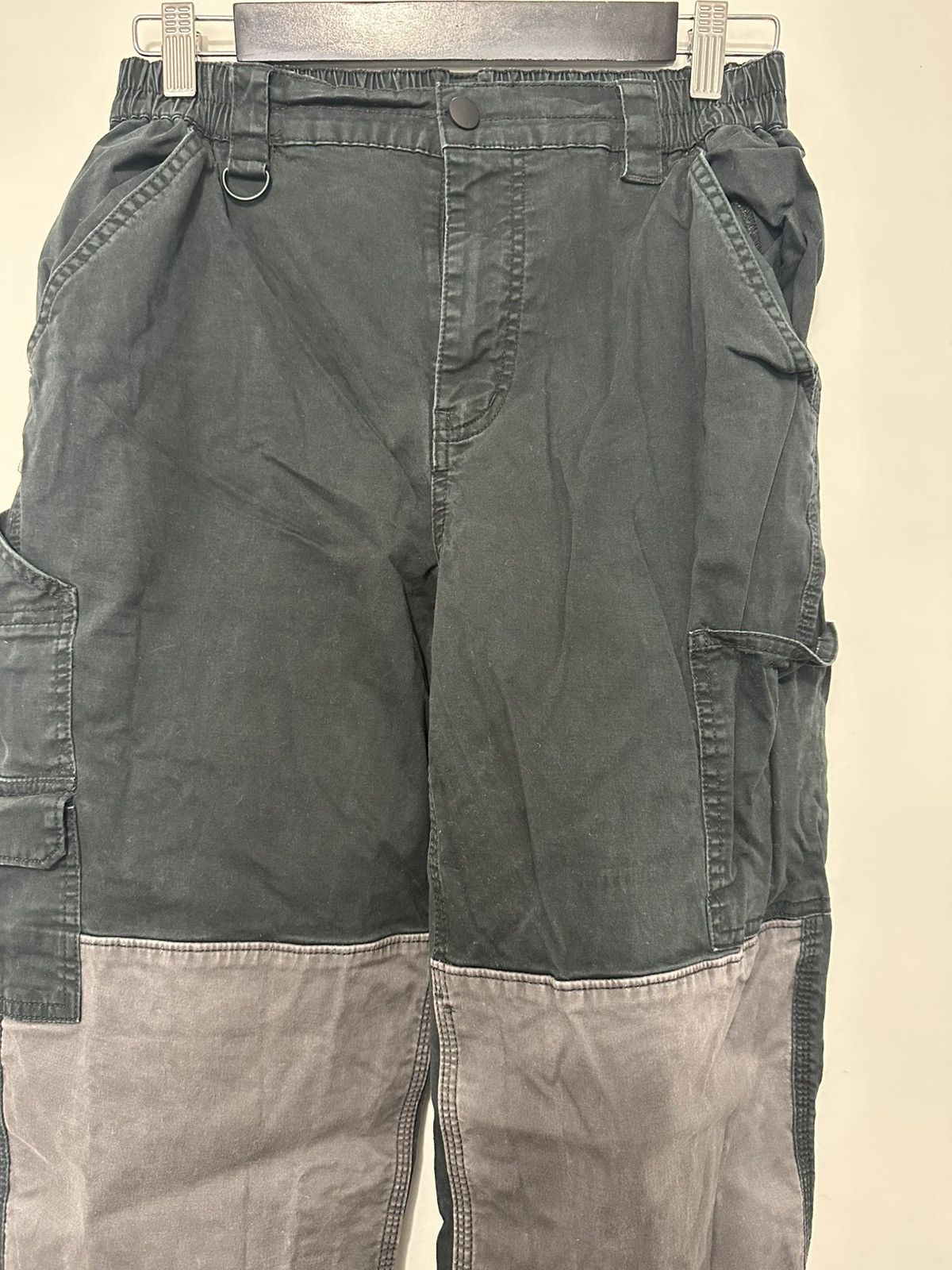 Urban Outfitters Black cargo pants Size US 30 / EU 46 - 2 Thumbnail