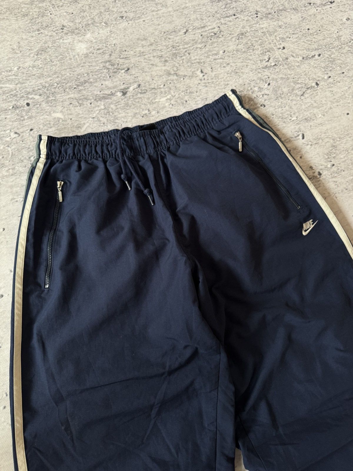 Nike × Vintage NIKE NYLON VINTAGE Y2K OVERSIZE BAGGY FIT PANTS SWEATPANTS Size US 32 / EU 48 - 4 Thumbnail