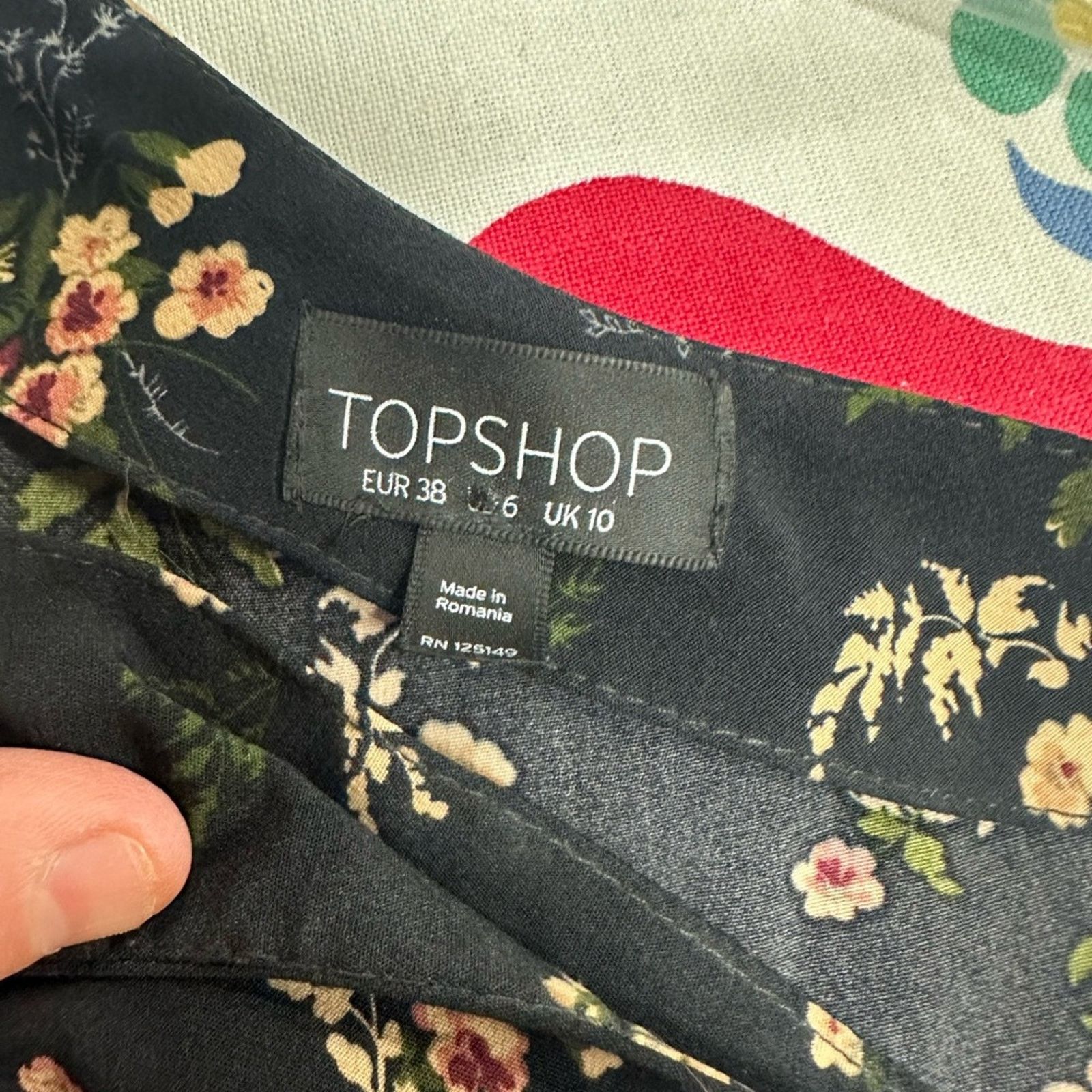 Topshop Topshop Floral Romper Size 28" / US 6 / IT 42 - 2 Thumbnail