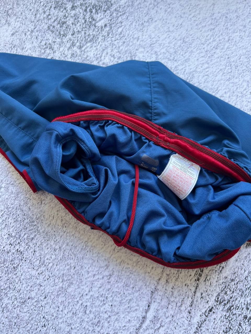 Nike Sz M FC BARCELONA NIKE VINTAGE 2007 FOOTBALL SOCCER SHORTS Size US 32 / EU 48 - 3 Thumbnail