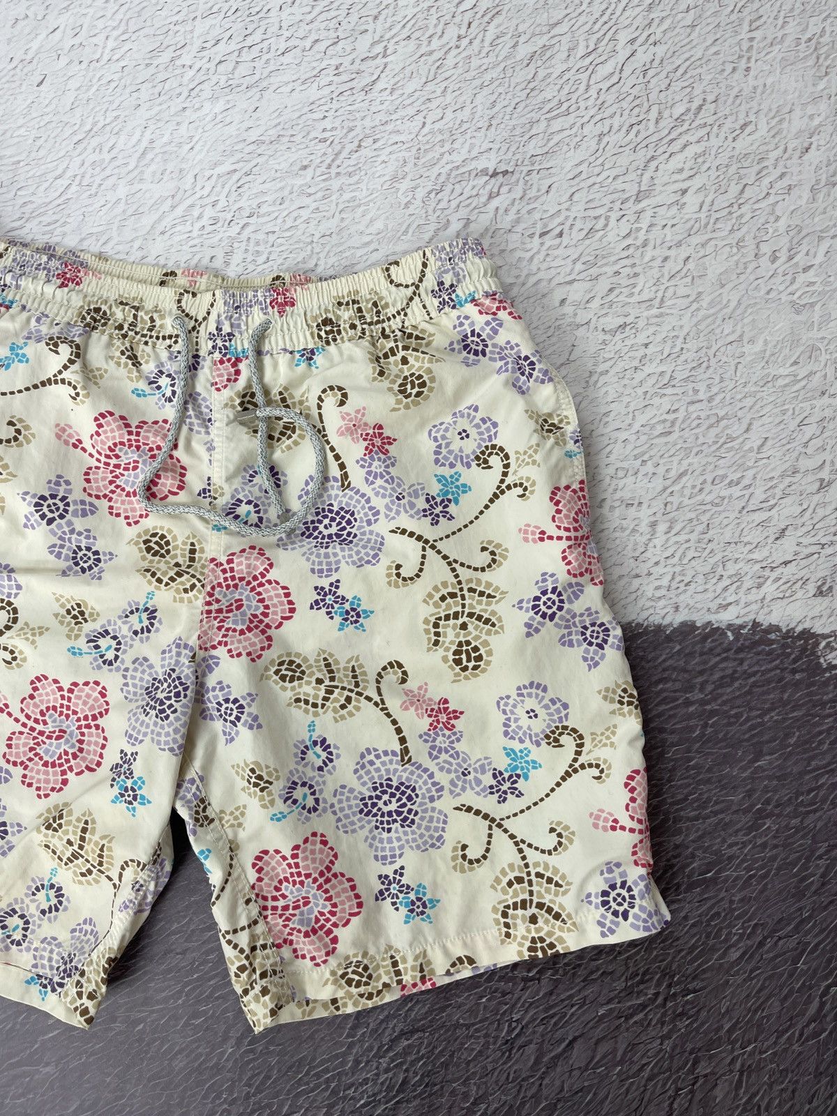 Vilebrequin Vilevrequin beige floral flower pattern swim shorts Size US 36 / EU 52 - 5 Thumbnail