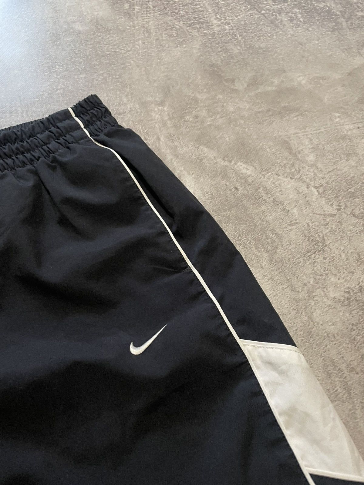 Nike × Vintage Vintage Nike Black Swoosh Logo Drill Shorts Size S Size US 30 / EU 46 - 5 Thumbnail