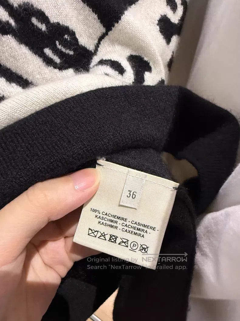 Hermes Hermes Pig Nose Button Sweater Size XS / US 0-2 / IT 36-38 - 3 Thumbnail