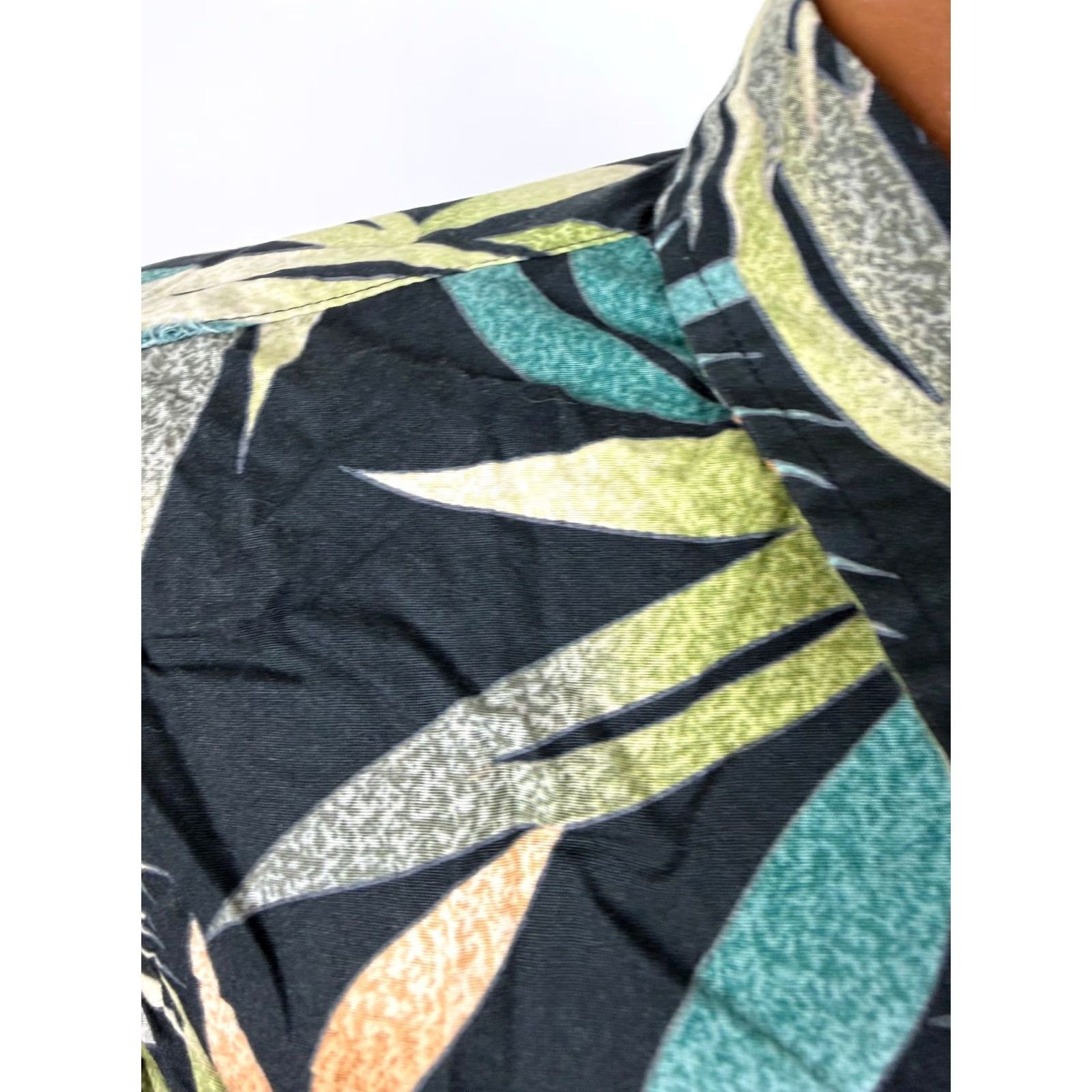 Vintage VINTAGE Cooke Street Hawaiian Shirt Men L Black Cotton Short Sleeve Button-Up Geometric Leaf Palm 90s Beach Tropical Pockets Mens Size US L / EU 52-54 / 3 - 4 Thumbnail