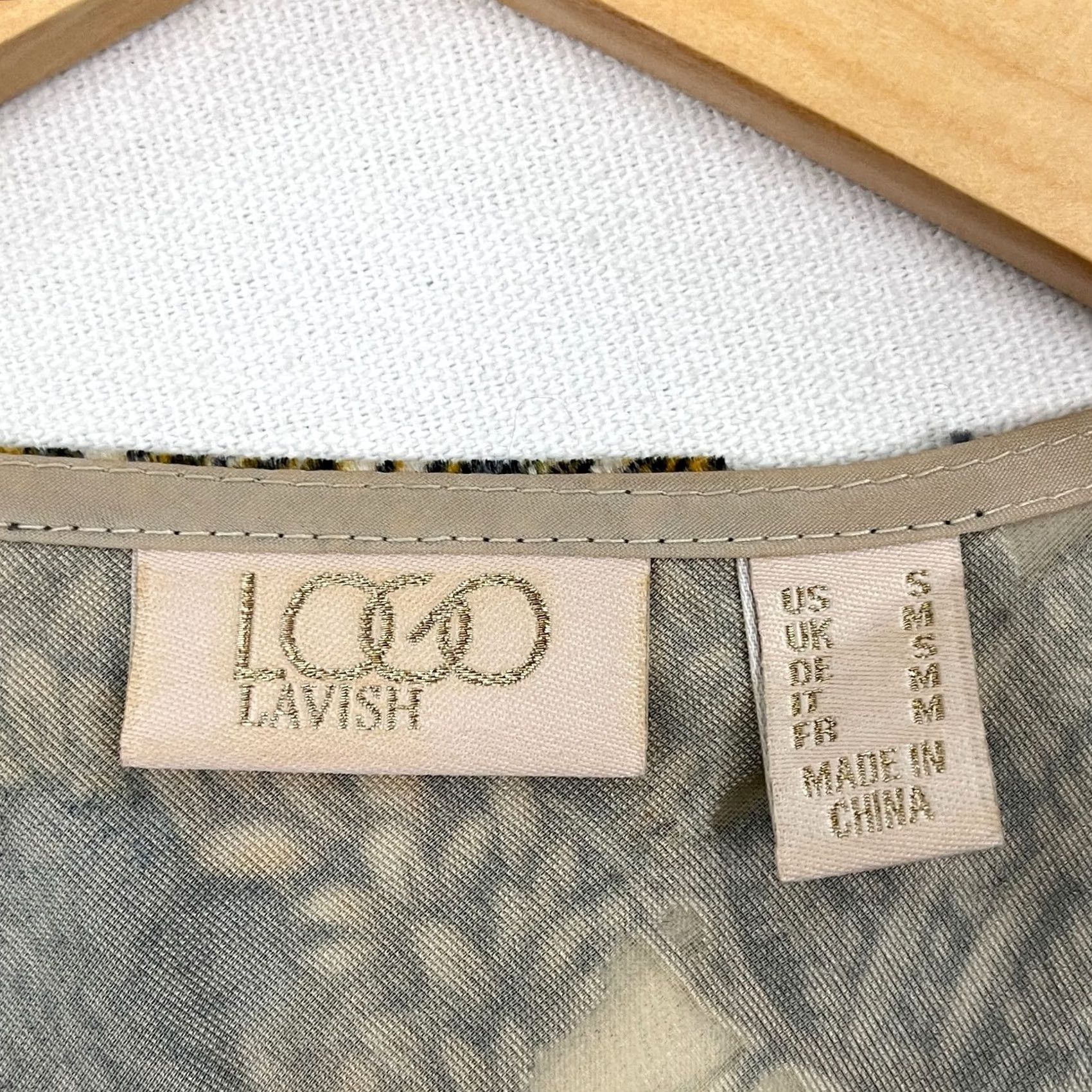 Vintage VINTAGE? No. LOGO Lavish Womens S Velvet Sheer Blue Floral Open Front Tunic Top Sleeveless Size S / US 4 / IT 40 - 3 Thumbnail