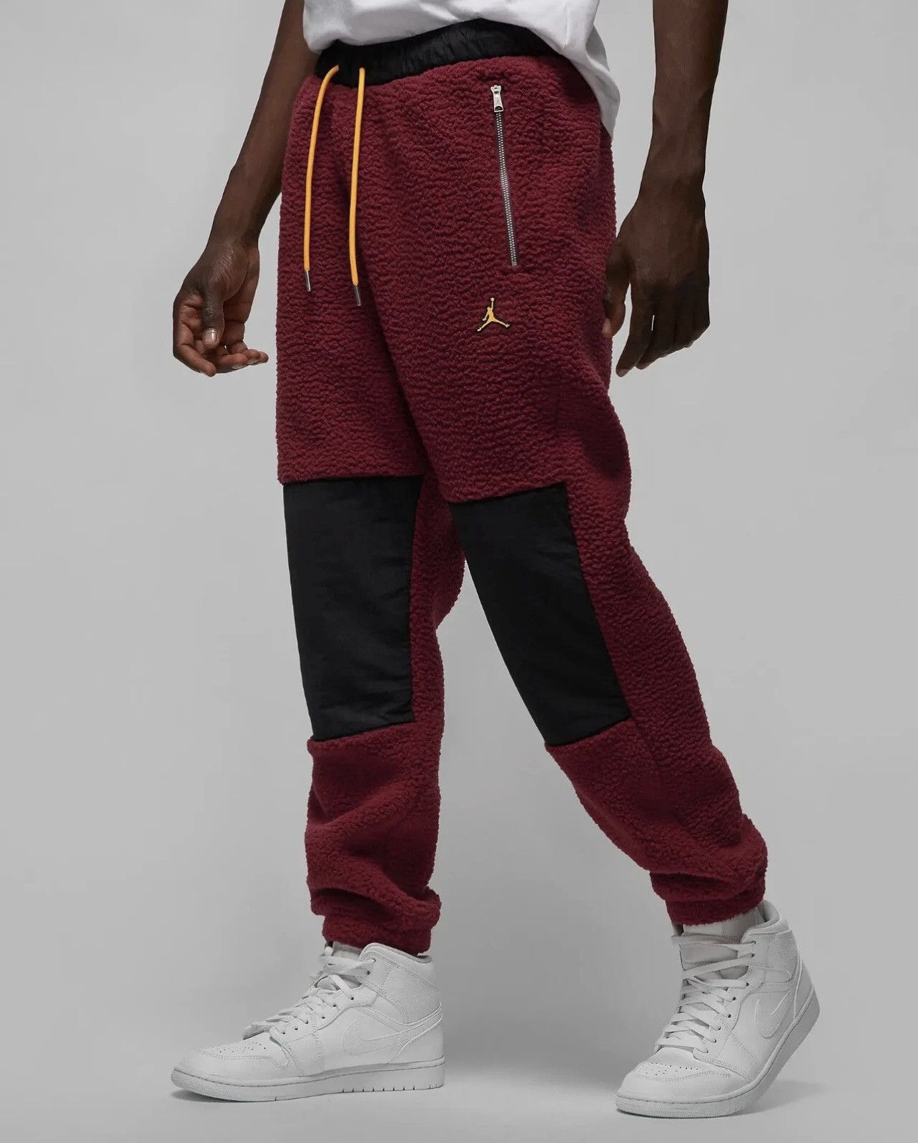 Jordan Brand Nike Air Jordan Joggers Winter Sherpa Pants Taper Pockets Size US 36 / EU 52 - 1 Thumbnail