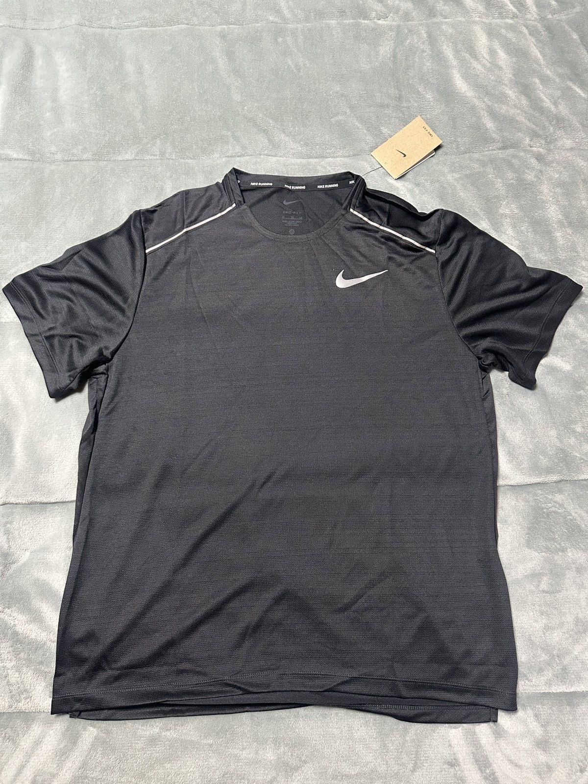 Nike New Nike Miler 1.0 Dri-Fit Black Running T-Shirt Men Size XL Size US XL / EU 56 / 4 - 1 Thumbnail
