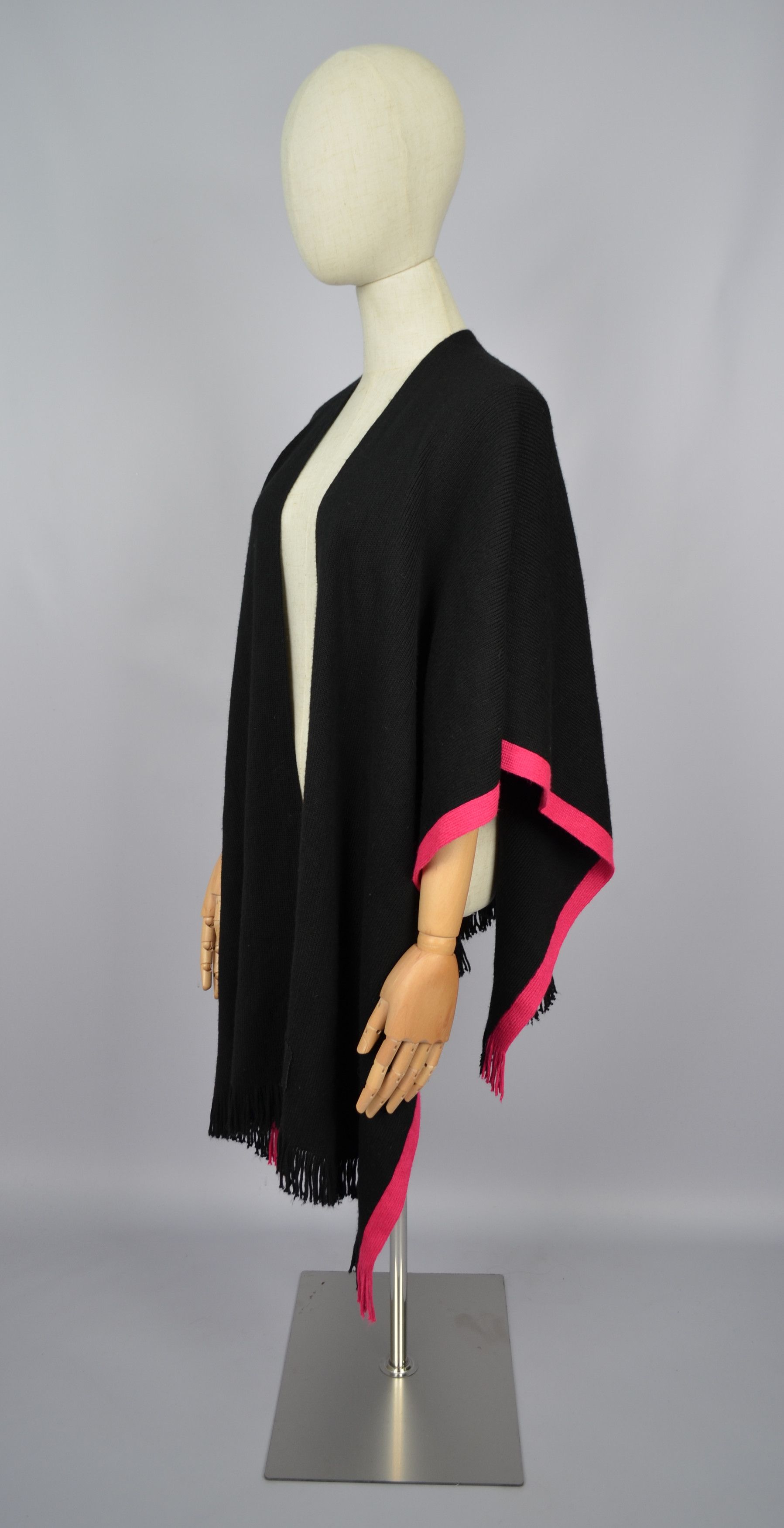 Designer × Moschino Moschino Boutique Larioseta Wool/Acryl Poncho Wrap OS Luxury Size ONE SIZE - 5 Thumbnail