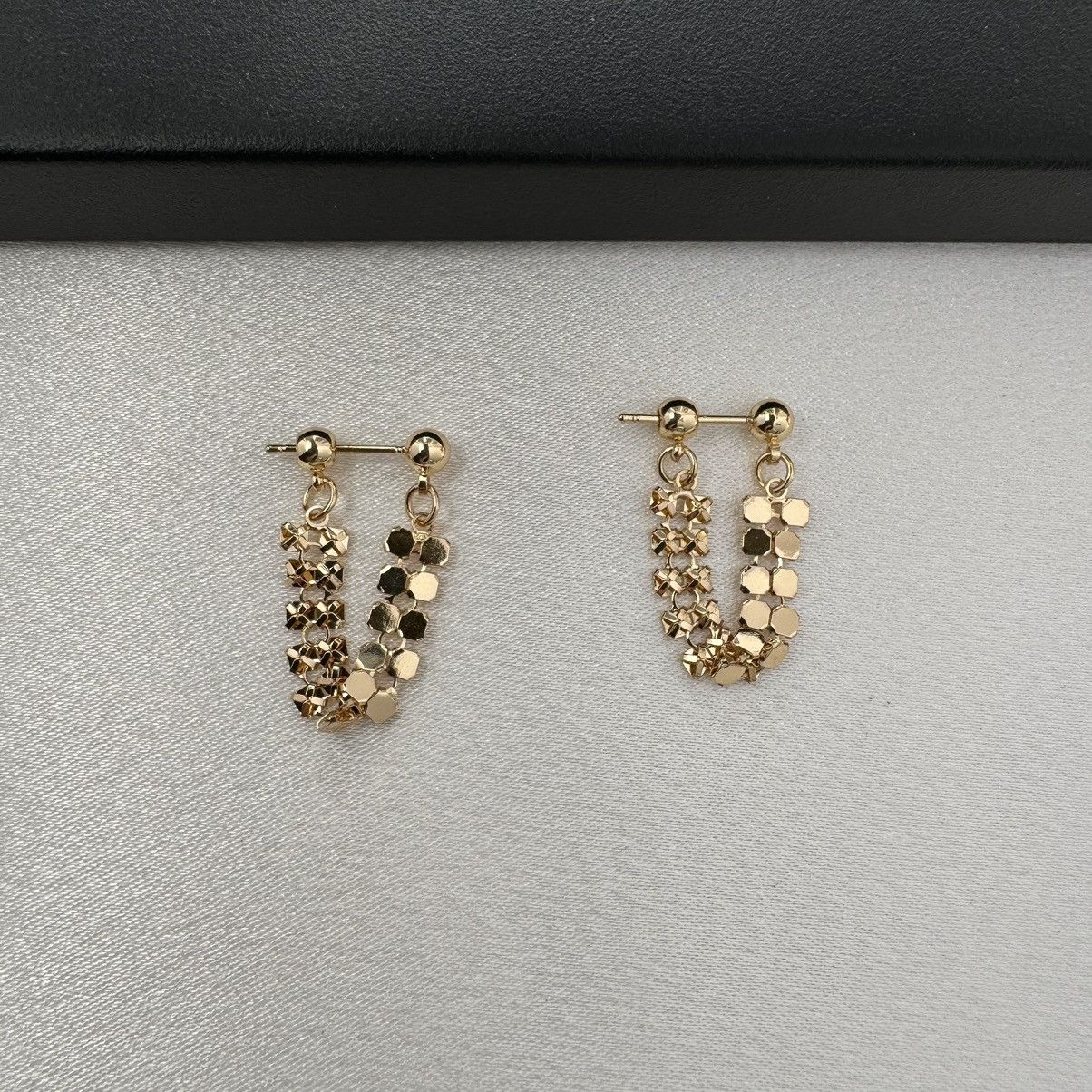 Other Elegant Metal Sequin Dangle Drop Earrings for Women Size ONE SIZE - 1 Thumbnail