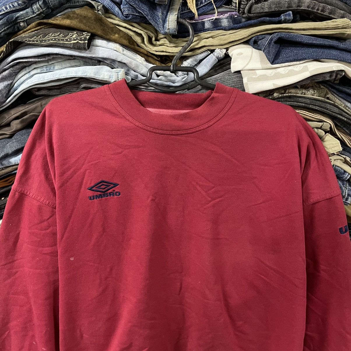 Vintage Vintage Umbro Logo Crewneck Y2K Streetwear Swag Red Boxy L Size US L / EU 52-54 / 3 - 3 Thumbnail