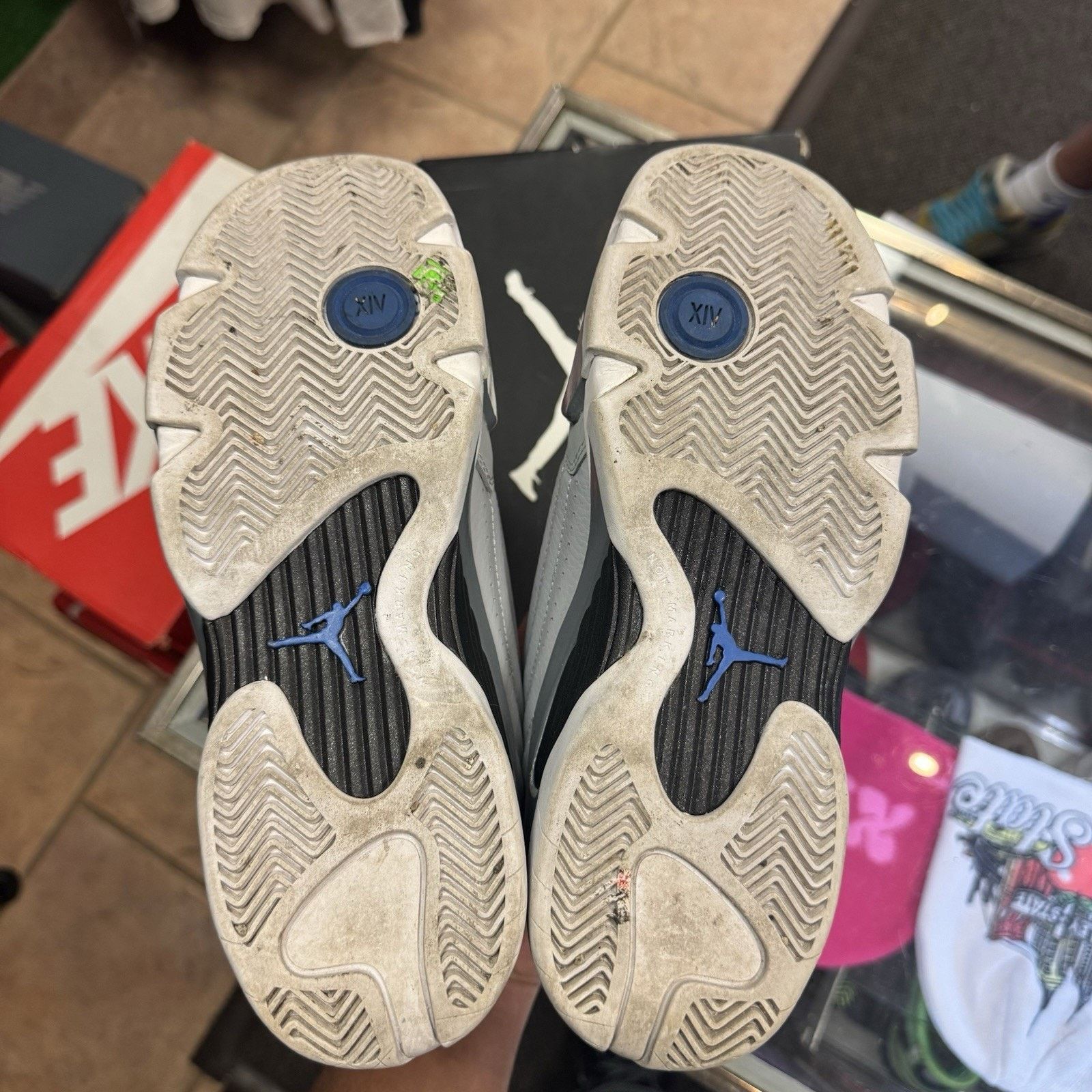 Jordan Brand Size 6Y - Youth Air Jordan 14 Retro Mid Wolf Grey Basketball Size US 6 / EU 39 - 7 Thumbnail