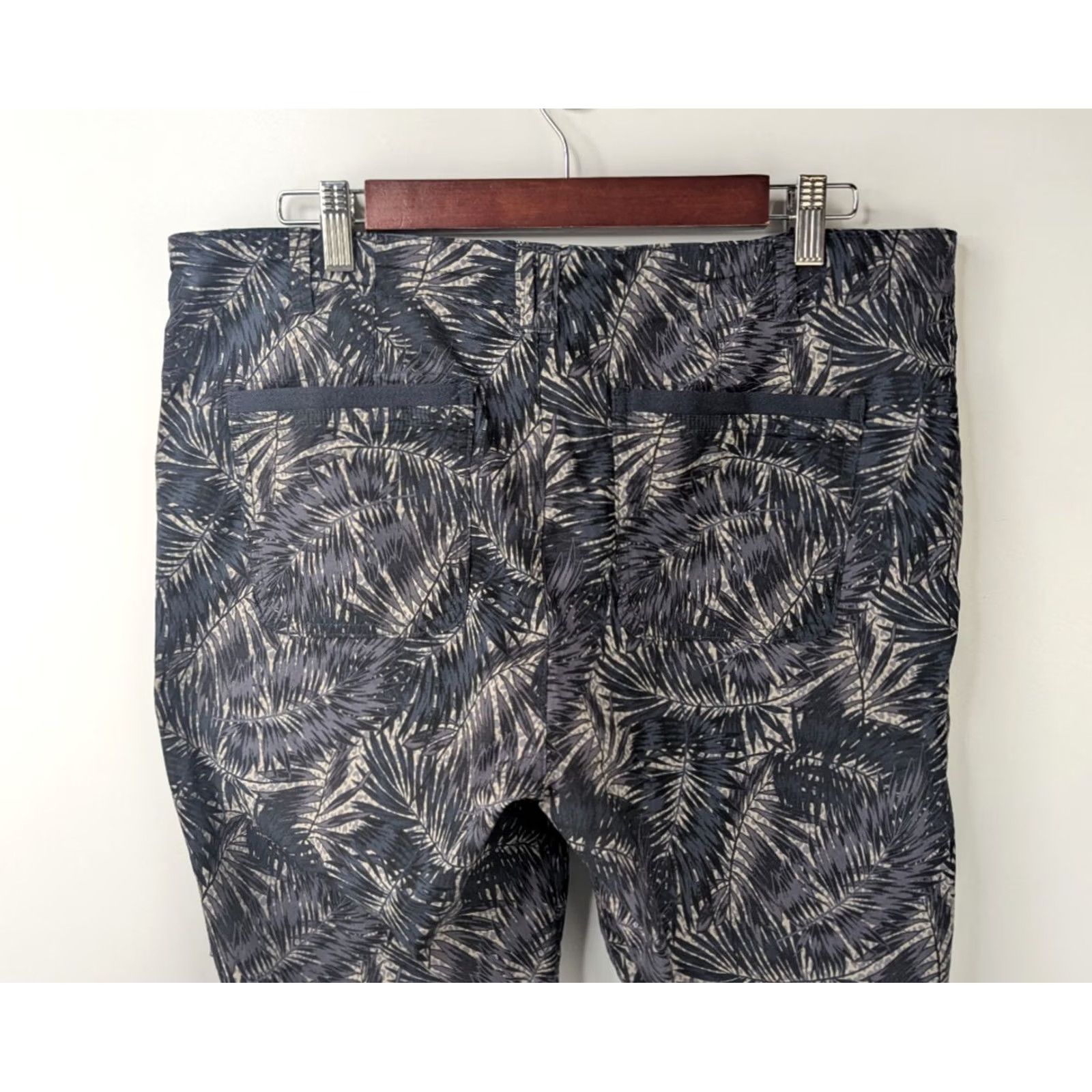 Vintage Democracy Pants Women's 12 Cargo Twill Navy Floral Minimal Cropped Straight Front Pocketed Size 34" / US 12 / IT 48 - 6 Thumbnail
