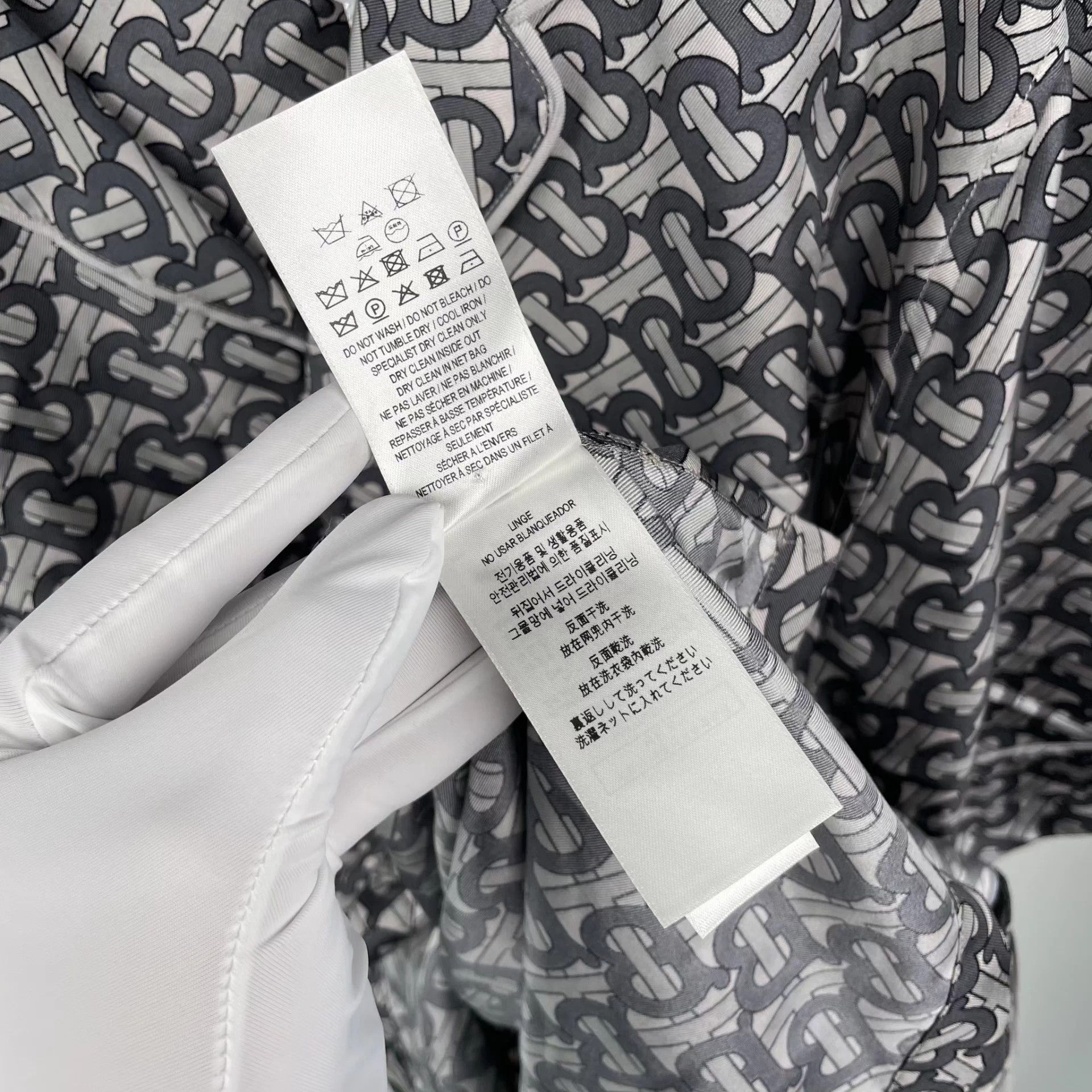 Burberry Burberry Silk Allover Gray L Short Sleeve Shirt Size US L / EU 52-54 / 3 - 7 Thumbnail