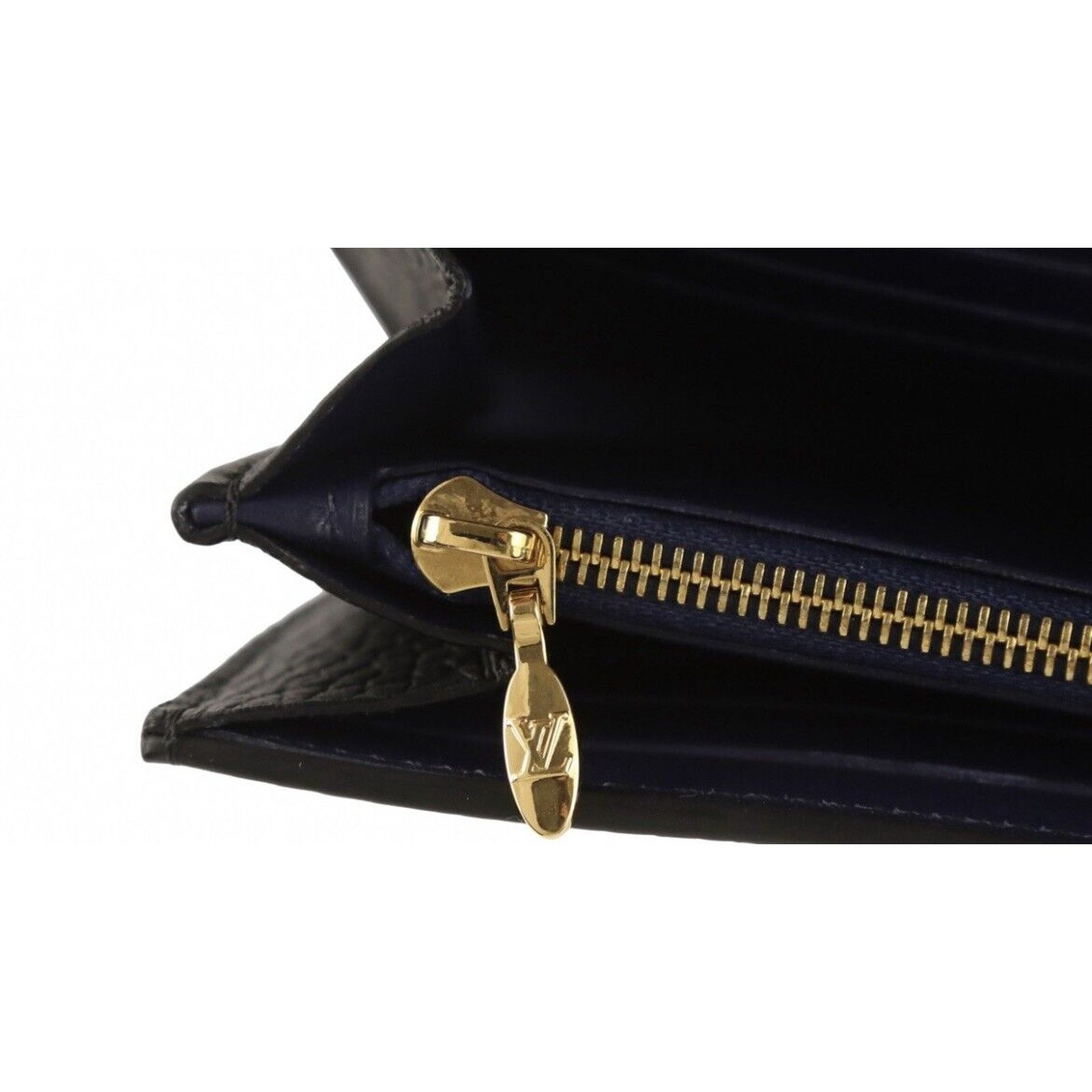 Louis Vuitton Authentic Louis Vuitton Capucines Wallet Taurillion Leather Size ONE SIZE - 10 Thumbnail