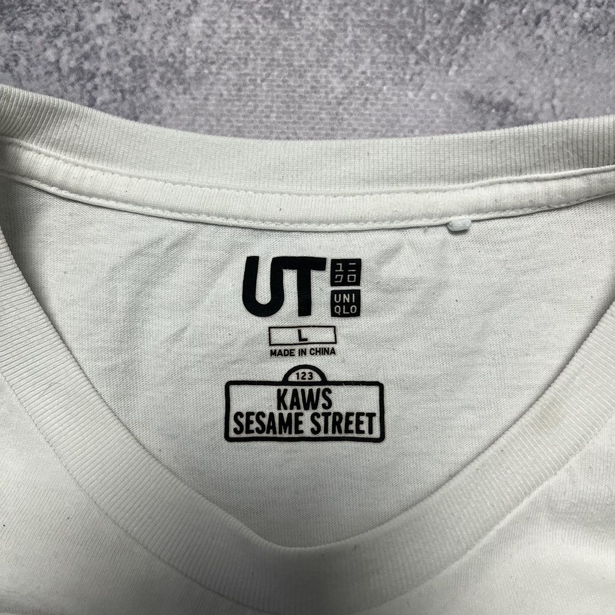 Kaws × Uniqlo Kaws X Uniqlo X Sesame Street White Tee Y2K Streetwear Size US L / EU 52-54 / 3 - 4 Thumbnail
