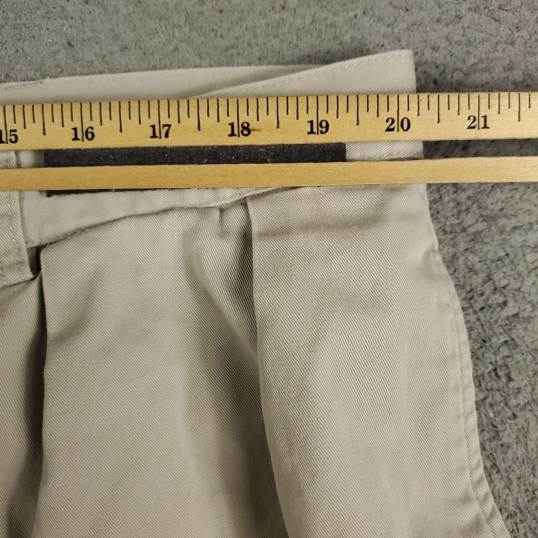 Ralph Lauren Ralph Lauren Chino Shorts Mens Size 42 Beige Cotton Pleated Slash Pockets Regular Fit Mens Size US 42 / EU 58 - 4 Thumbnail