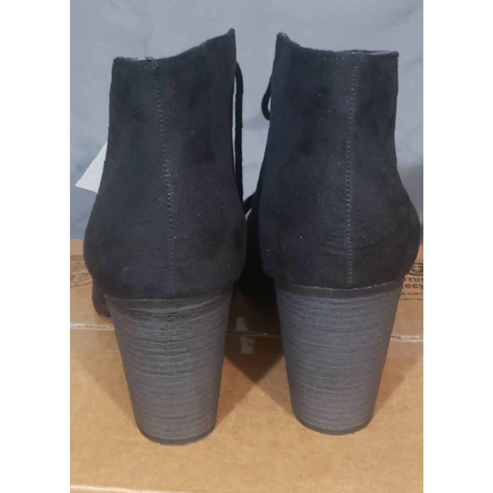 Vintage Attention Womens Black Faux Suede Vegan Lace Up Booties Talina Heel SZ 11 Boots Size US 10 / IT 40 - 4 Thumbnail