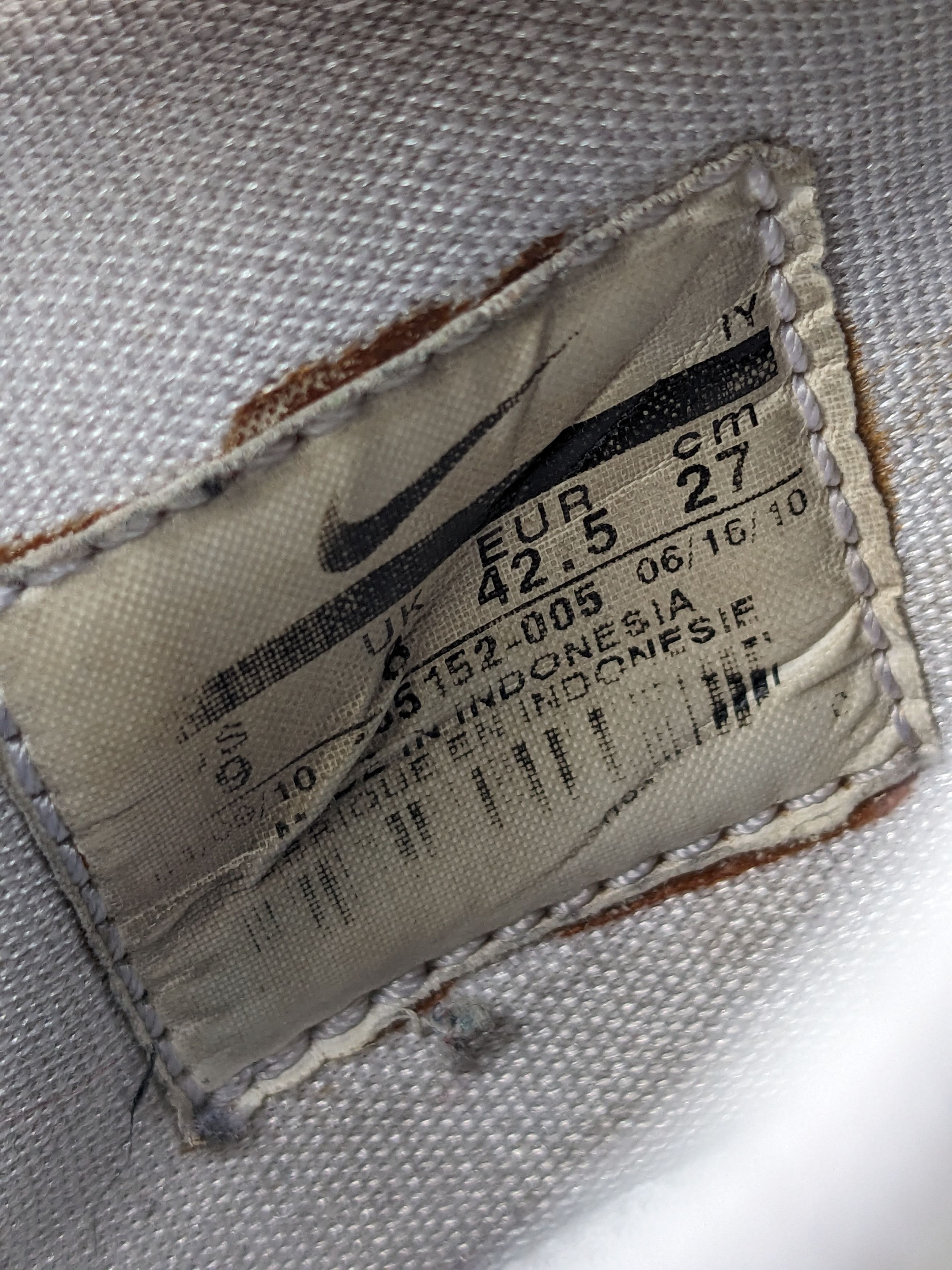 Nike × Vintage Nike Big Spell Out Low Silver Lace Up 355152-005 Mens Size 9 Size US 9 / EU 42 - 6 Thumbnail