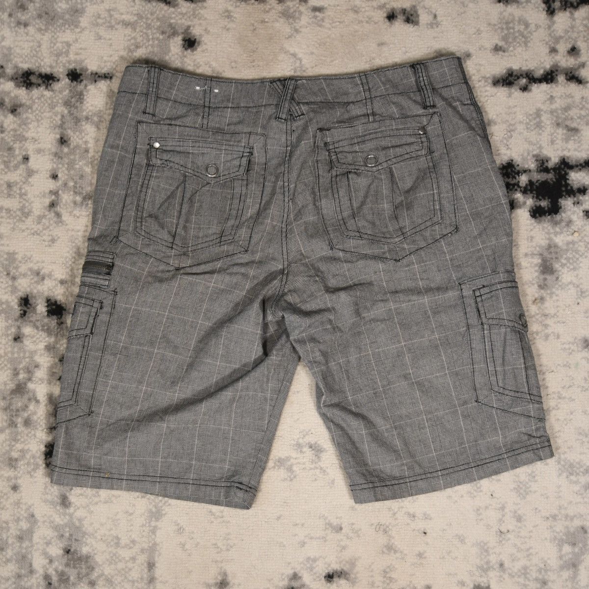 Guess Y2K Guess Checkered Shorts Size US 34 / EU 50 - 2 Thumbnail