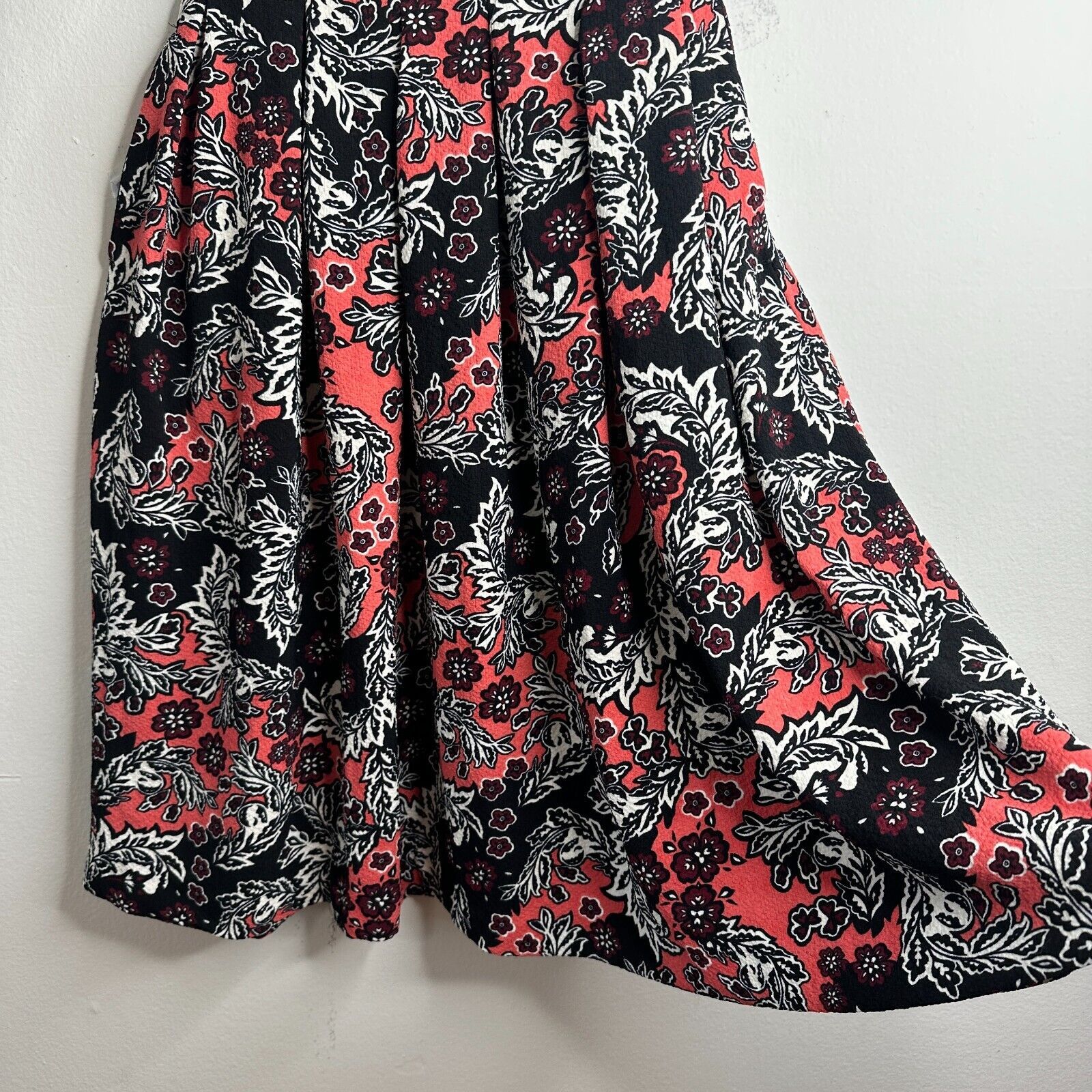 H&M NWT H&M Flare Floral Print Pleated Midi-Skirt Pockets 2 Size 26" / US 2 / IT 38 - 3 Thumbnail