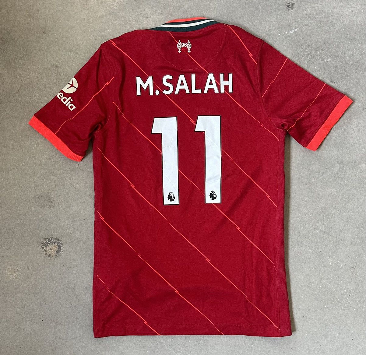 Nike NIKE LIVERPOOL FC MO SALAH JERSEY Size US S / EU 44-46 / 1 - 1 Thumbnail
