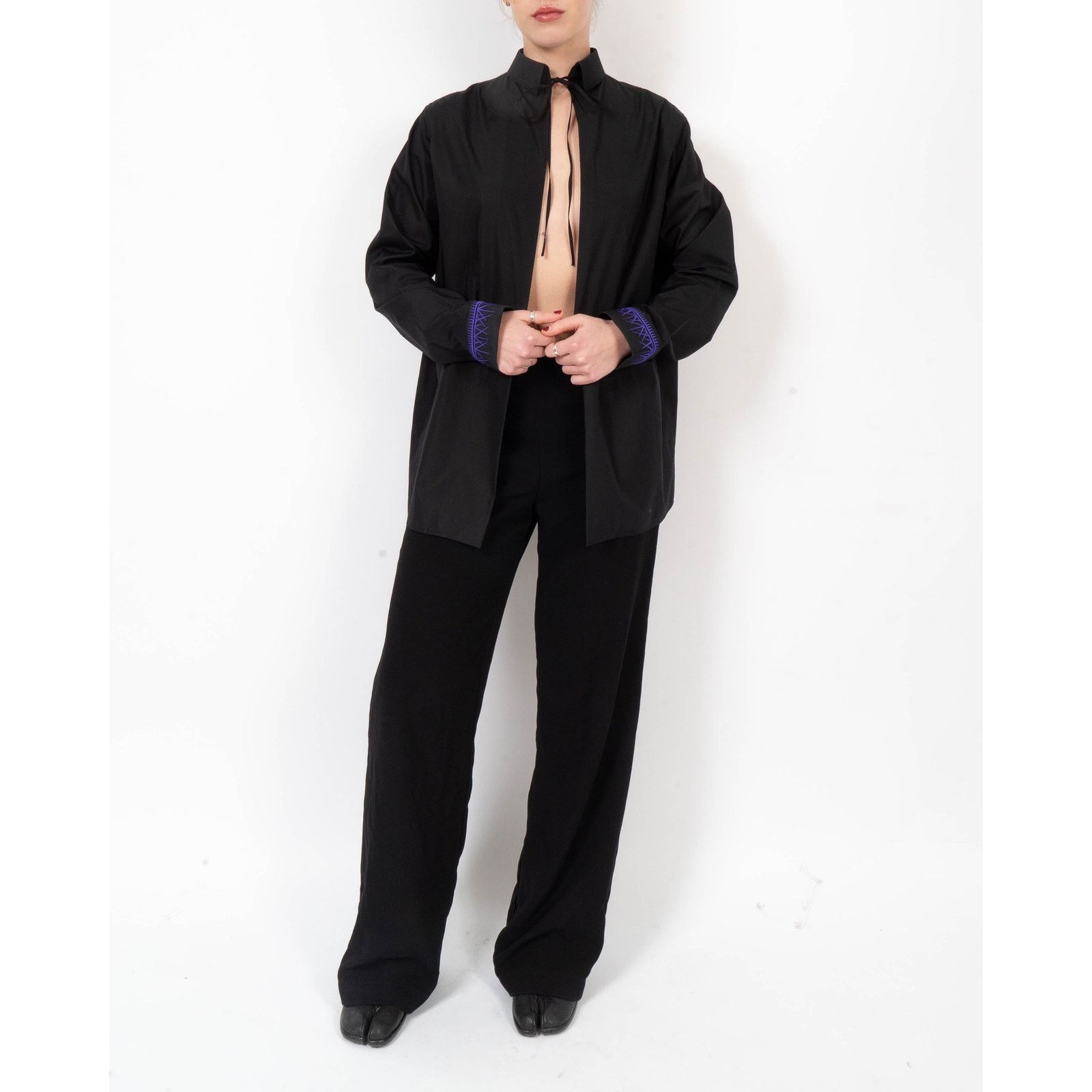 Haider Ackermann SS19 Open Shirt in Black Cotton with Purple Cuff Embroidery Size S / US 4 / IT 40 - 6 Thumbnail