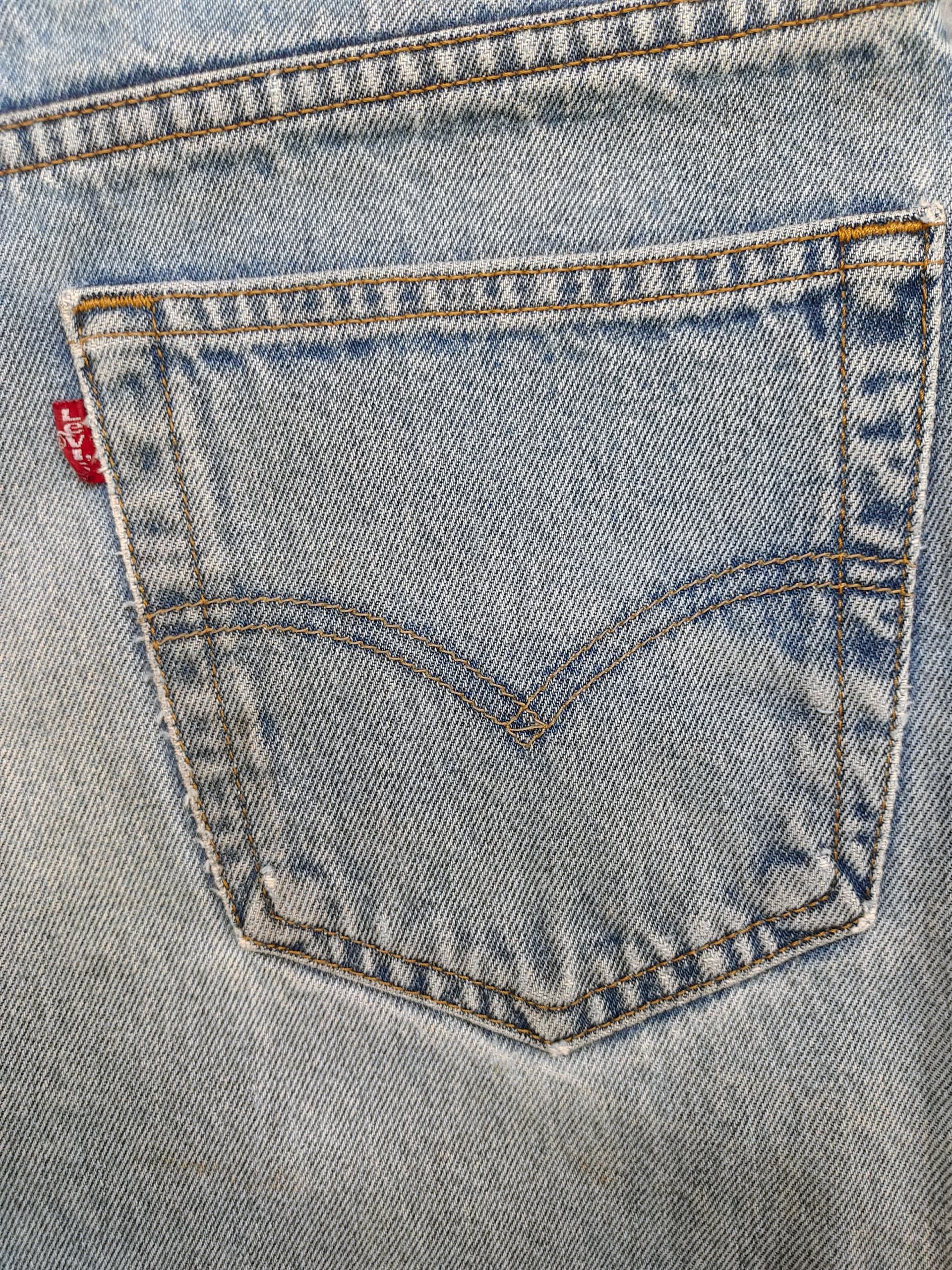 Levi's Vintage Levi’s 550 Relaxed Fit Distressed Light Wash Jeans Size US 34 / EU 50 - 12 Thumbnail