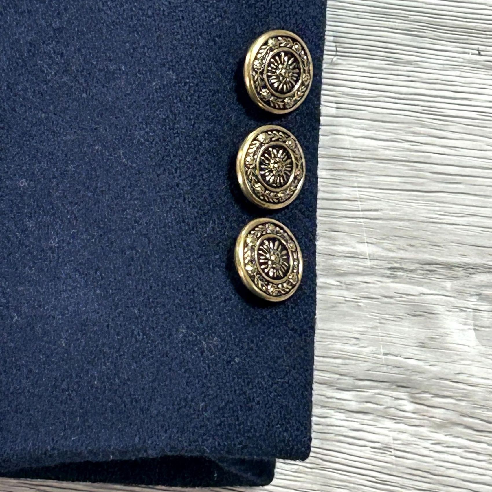 Vintage VTG Derby of San Francisco Blazer Mens 40 Wool Gold Button Sport Coat Classic Navy Blue 2 Piece Notch Lapel Two-Button Cuff Three-Button Vintage Size 40R - 5 Thumbnail