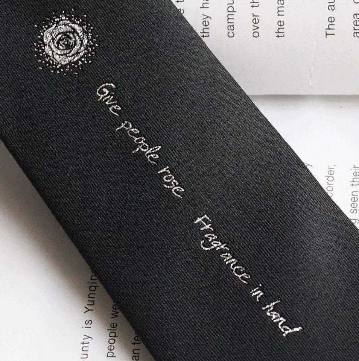 Japanese Brand × The Tie Bar Retro punk rock skeleton rose embroidered neck tie Size ONE SIZE - 4 Thumbnail