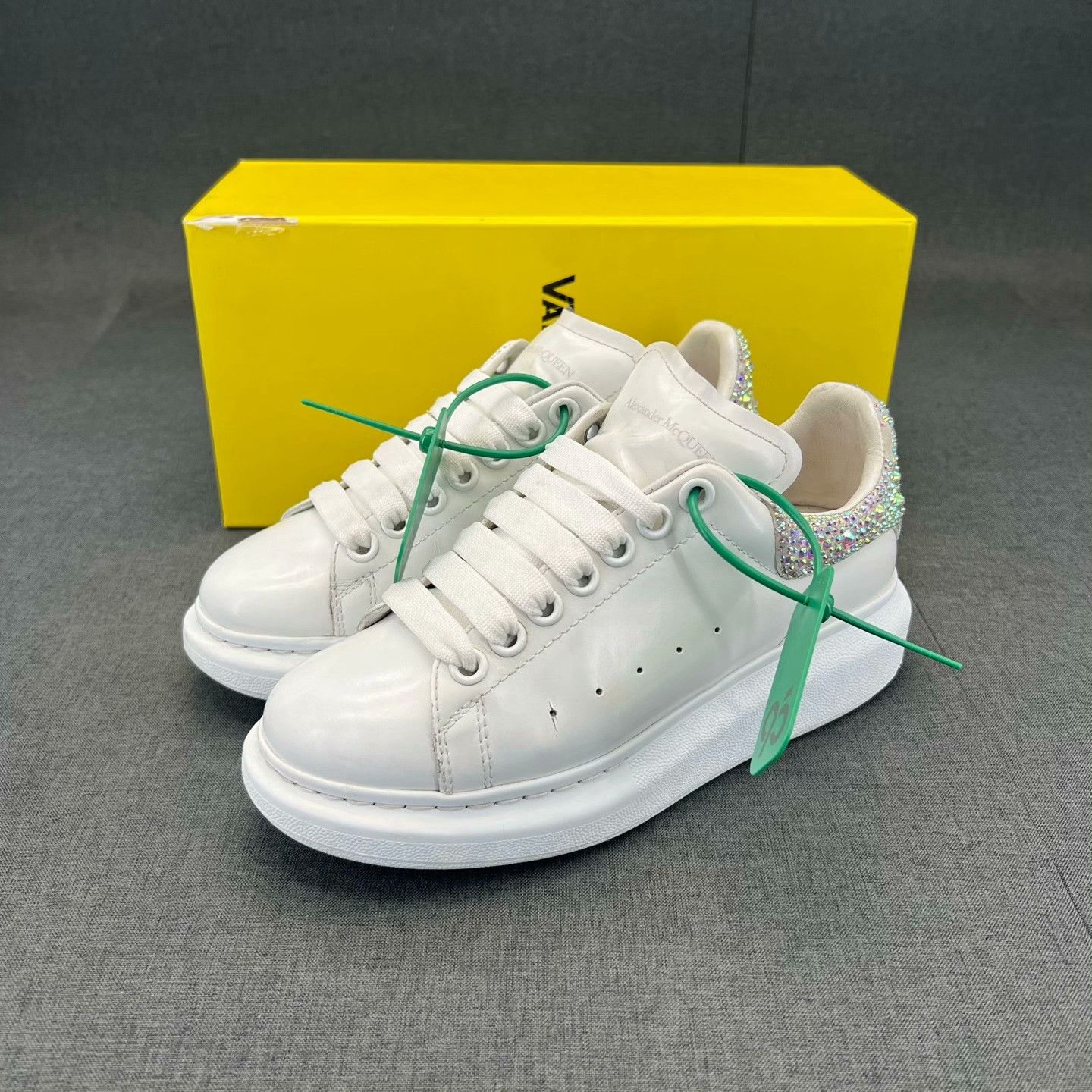 Alexander McQueen Alexander McQueen White Lowtop Sneakers 36 Women Size US 6 / IT 36 - 1 Thumbnail