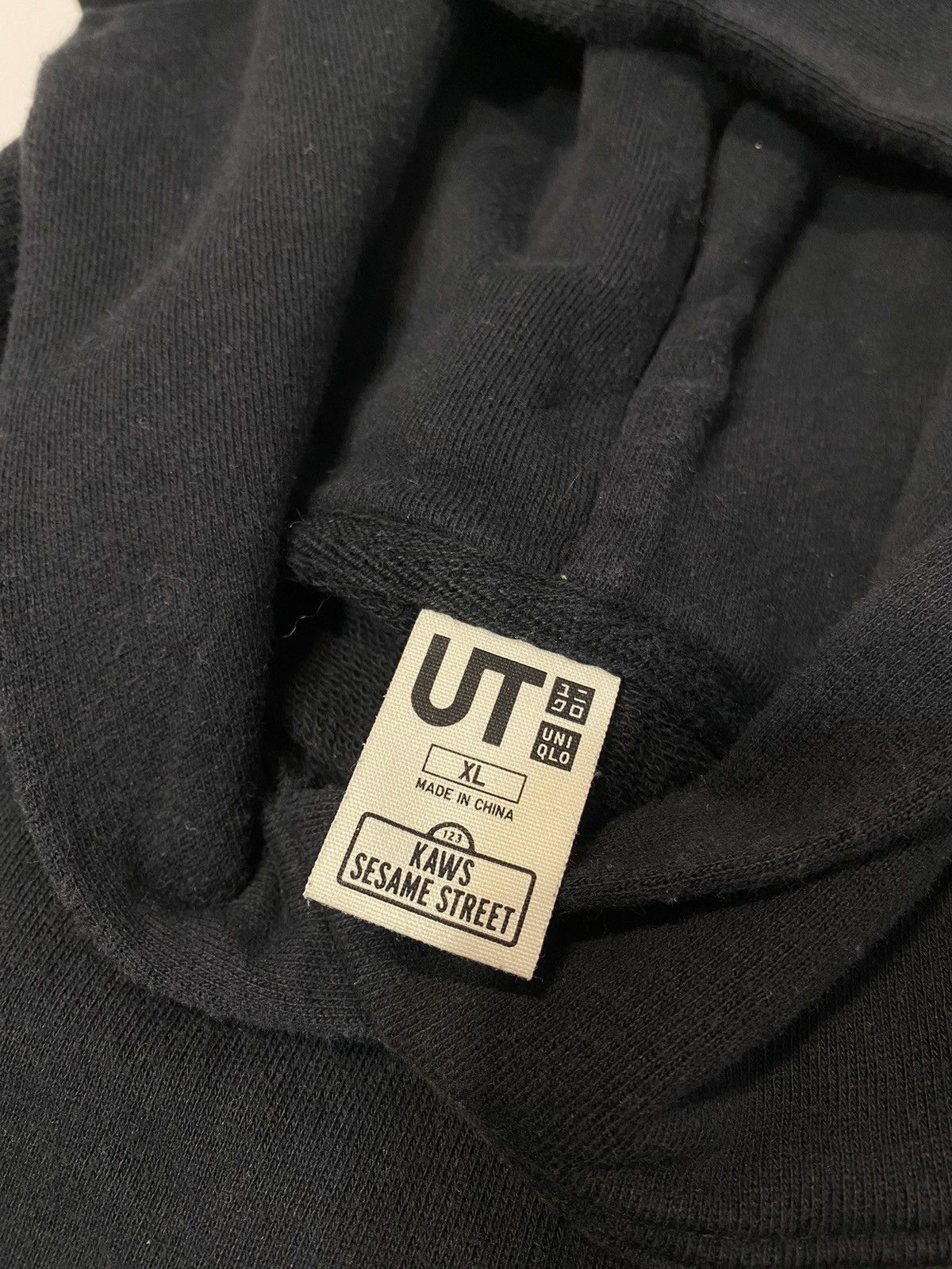 Kaws × Uniqlo Kaws x Uniqlo Rare Hoodie Size US XL / EU 56 / 4 - 4 Thumbnail