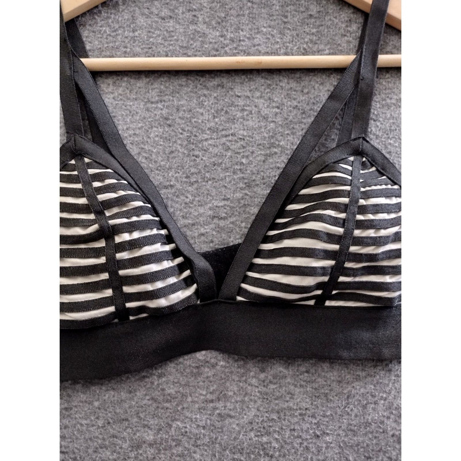 Vintage codigo Women's Bralette Black Striped Padded Inter White Bra Size L Size ONE SIZE - 3 Thumbnail