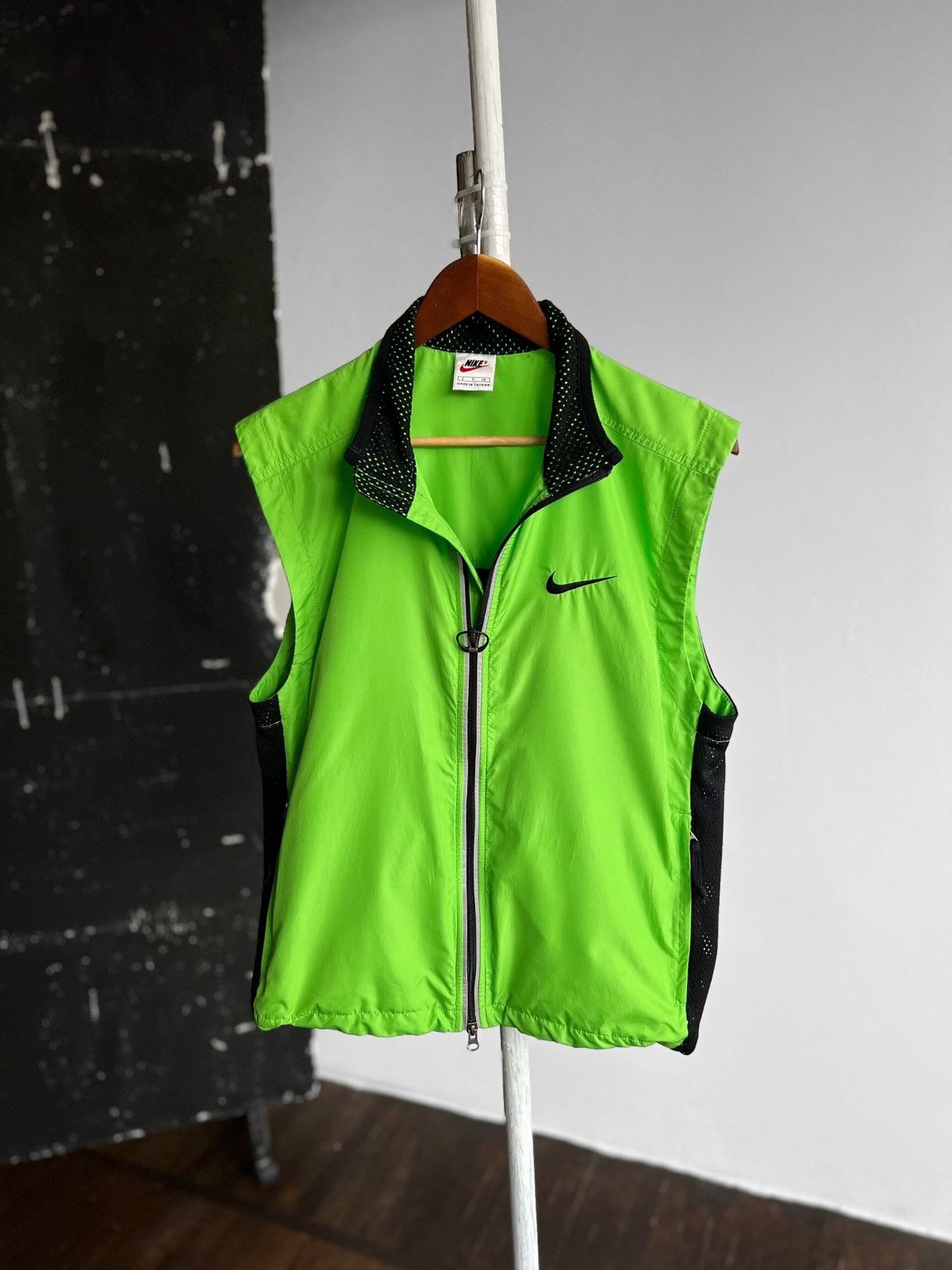 Nike × Vintage Nike Mens Vintage 90s Green Full Zip Sleeveless Vest Jacket Size US S / EU 44-46 / 1 - 1 Thumbnail